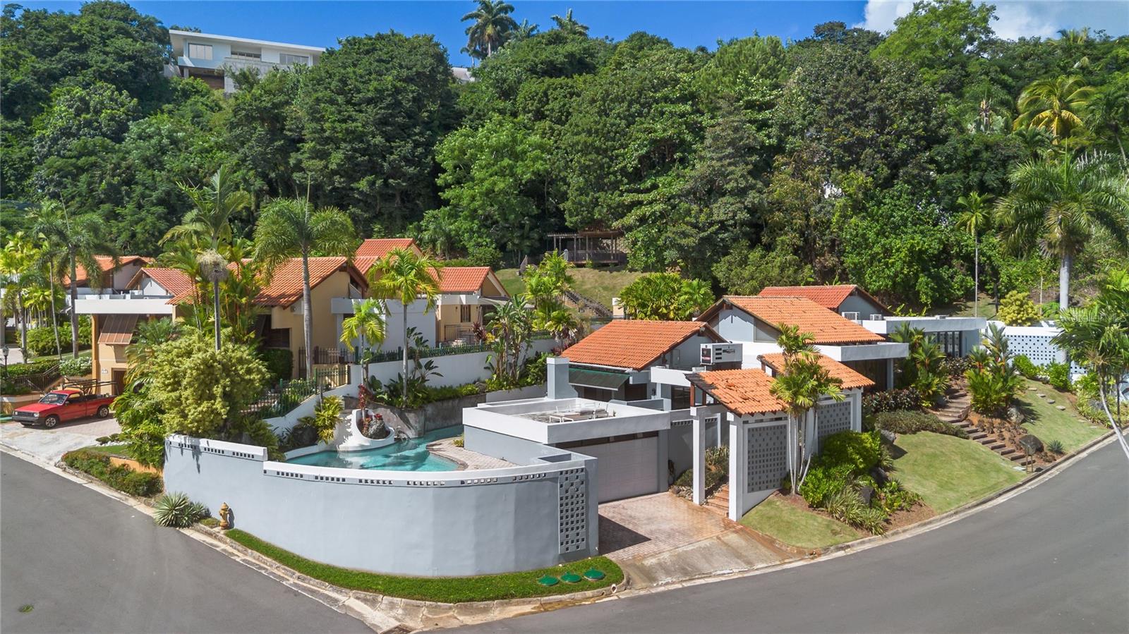 LA COLINA - Residential Lease