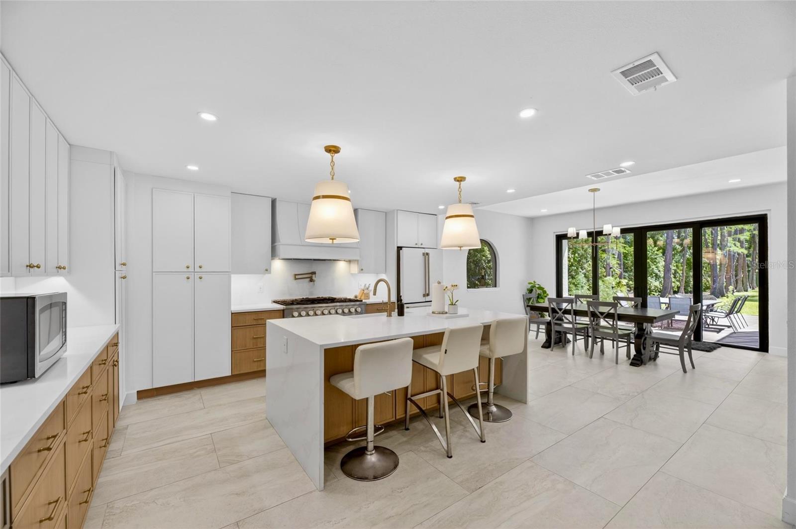 CRENSHAW LAKES - Residential
