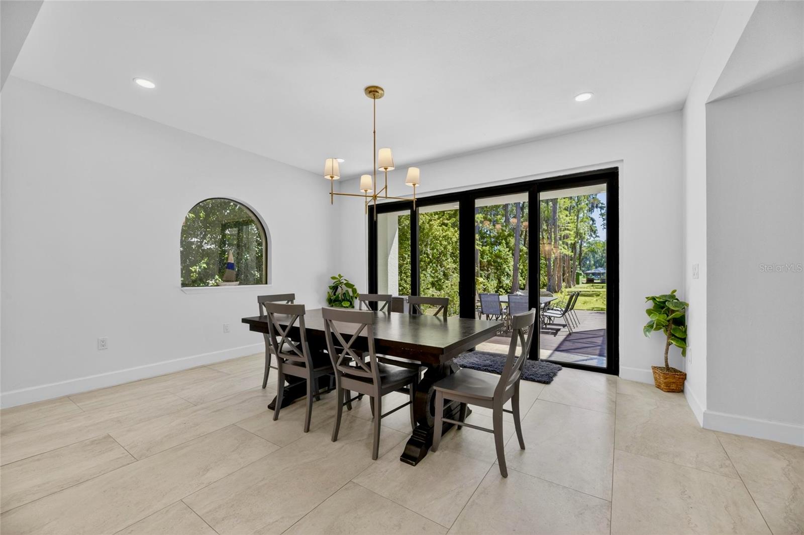 CRENSHAW LAKES - Residential