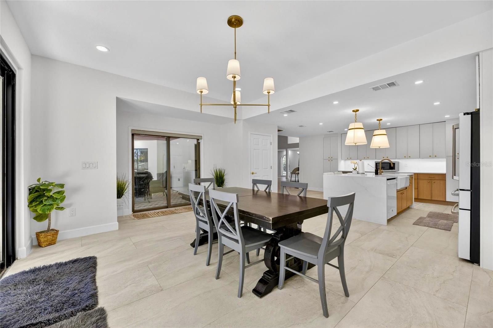 CRENSHAW LAKES - Residential