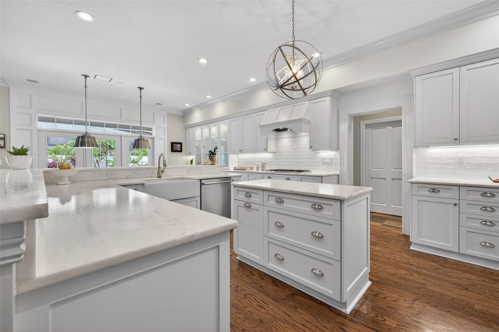 BELLEAIR ESTATES - Residential