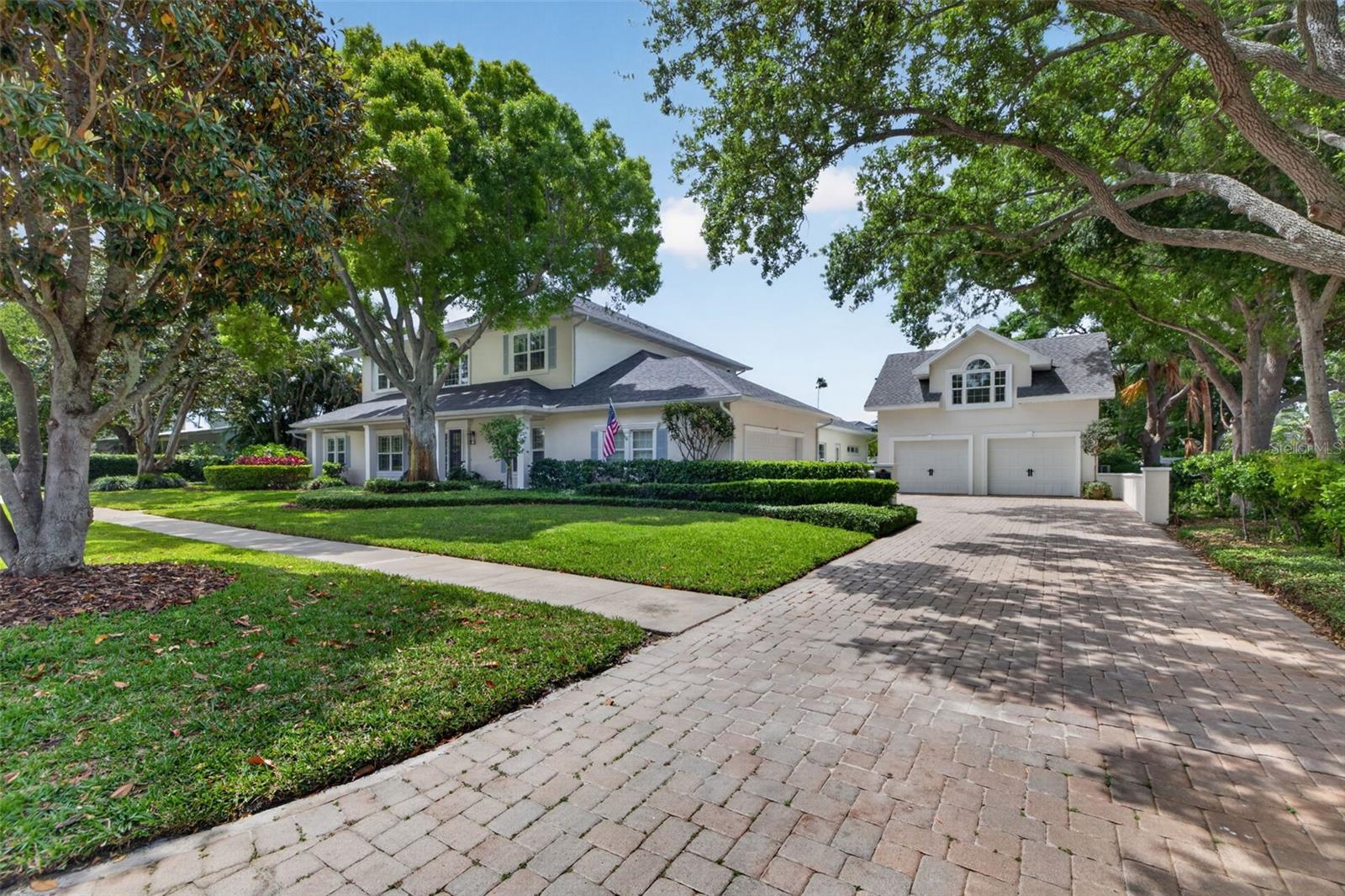 BELLEAIR ESTATES - Residential