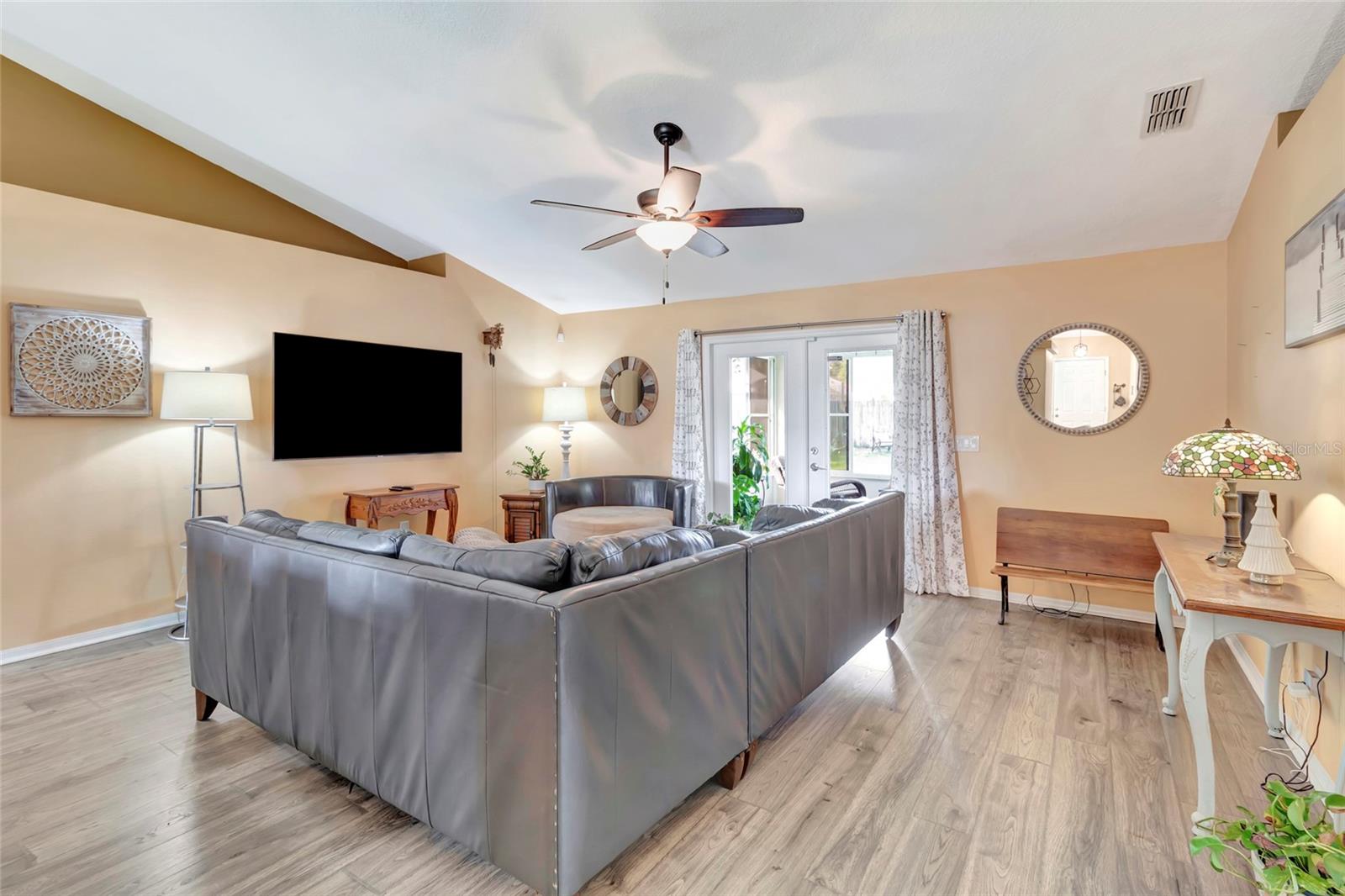 LOUISA POINTE PH IV SUB - Residential