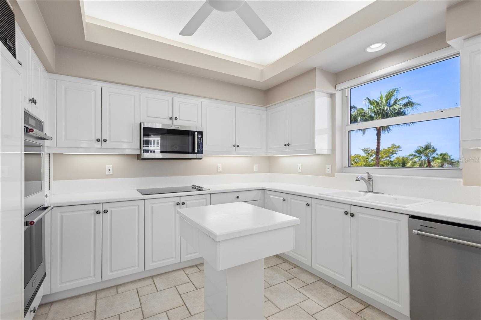 GRAND BAY 4 - Residential