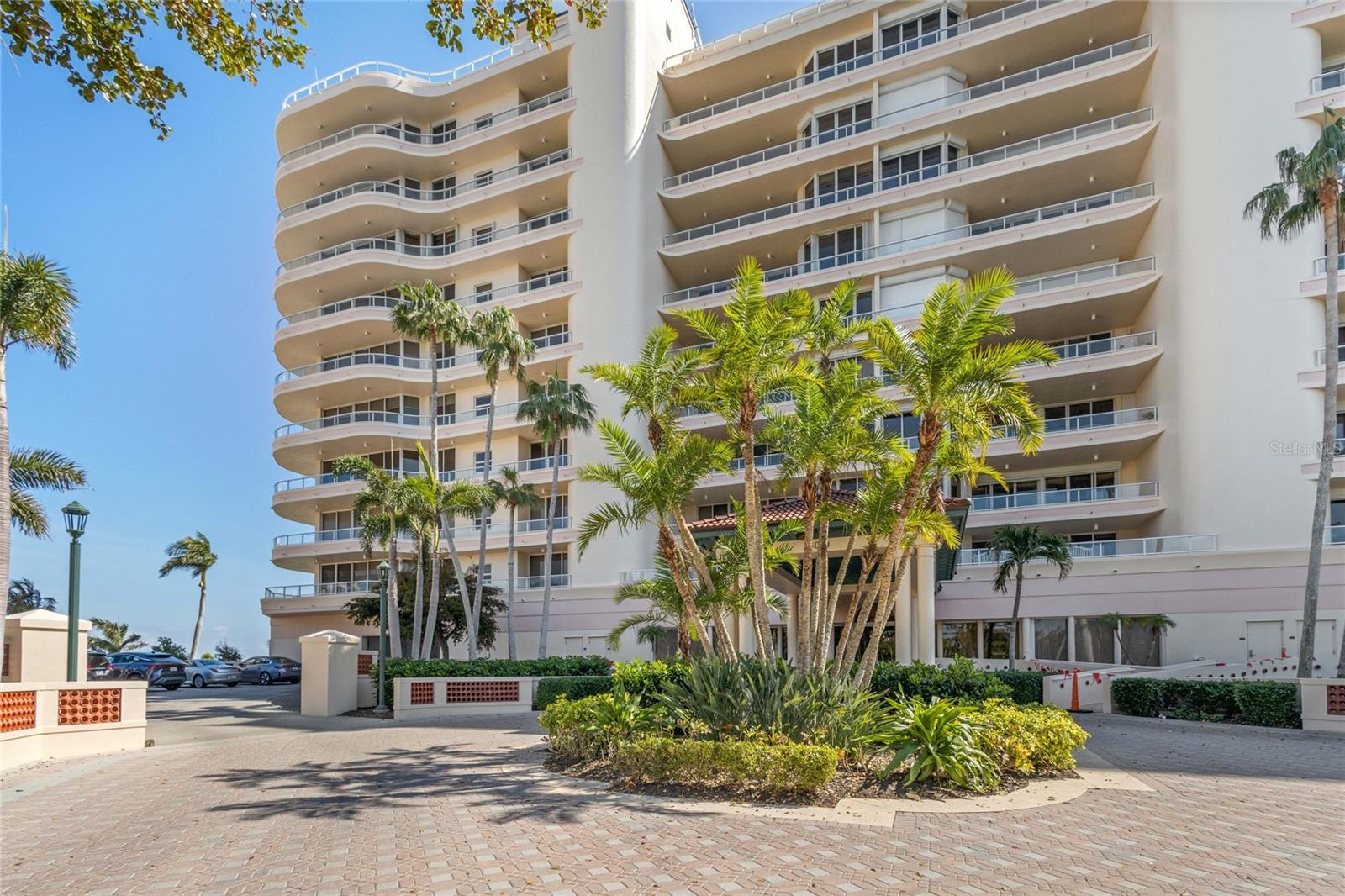 GRAND BAY 4 - Residential