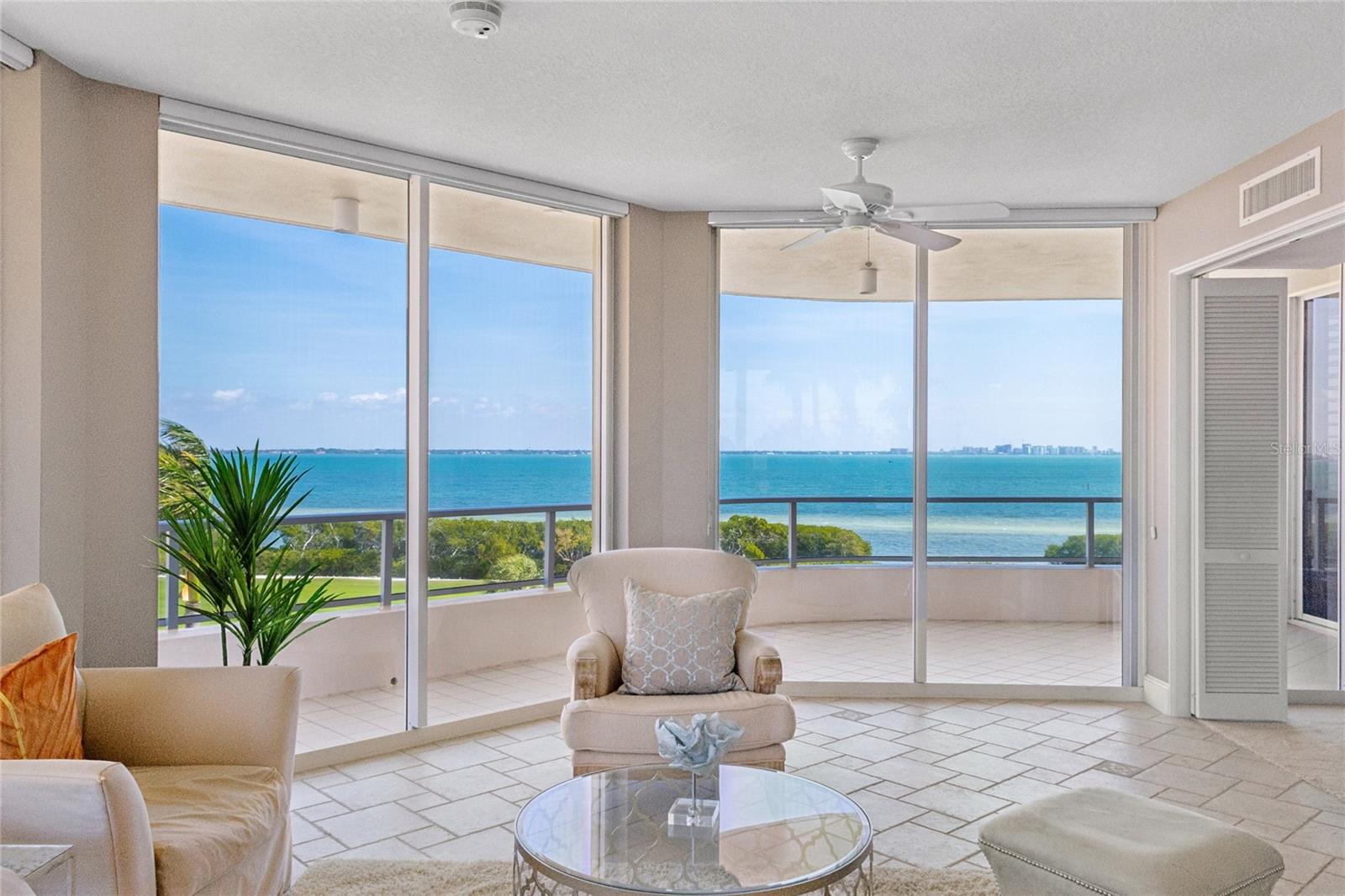 GRAND BAY 4 - Residential