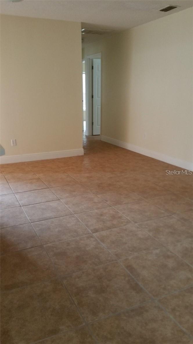 OAKS AT CYPRESS WOODS THE - Residential Lease