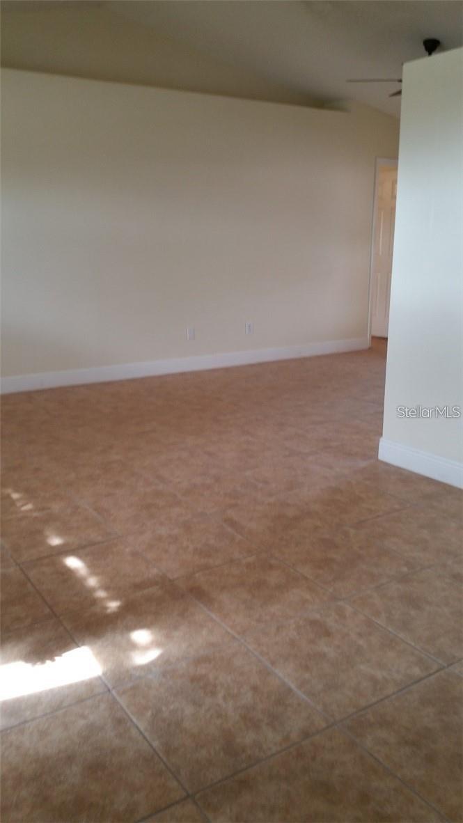 OAKS AT CYPRESS WOODS THE - Residential Lease