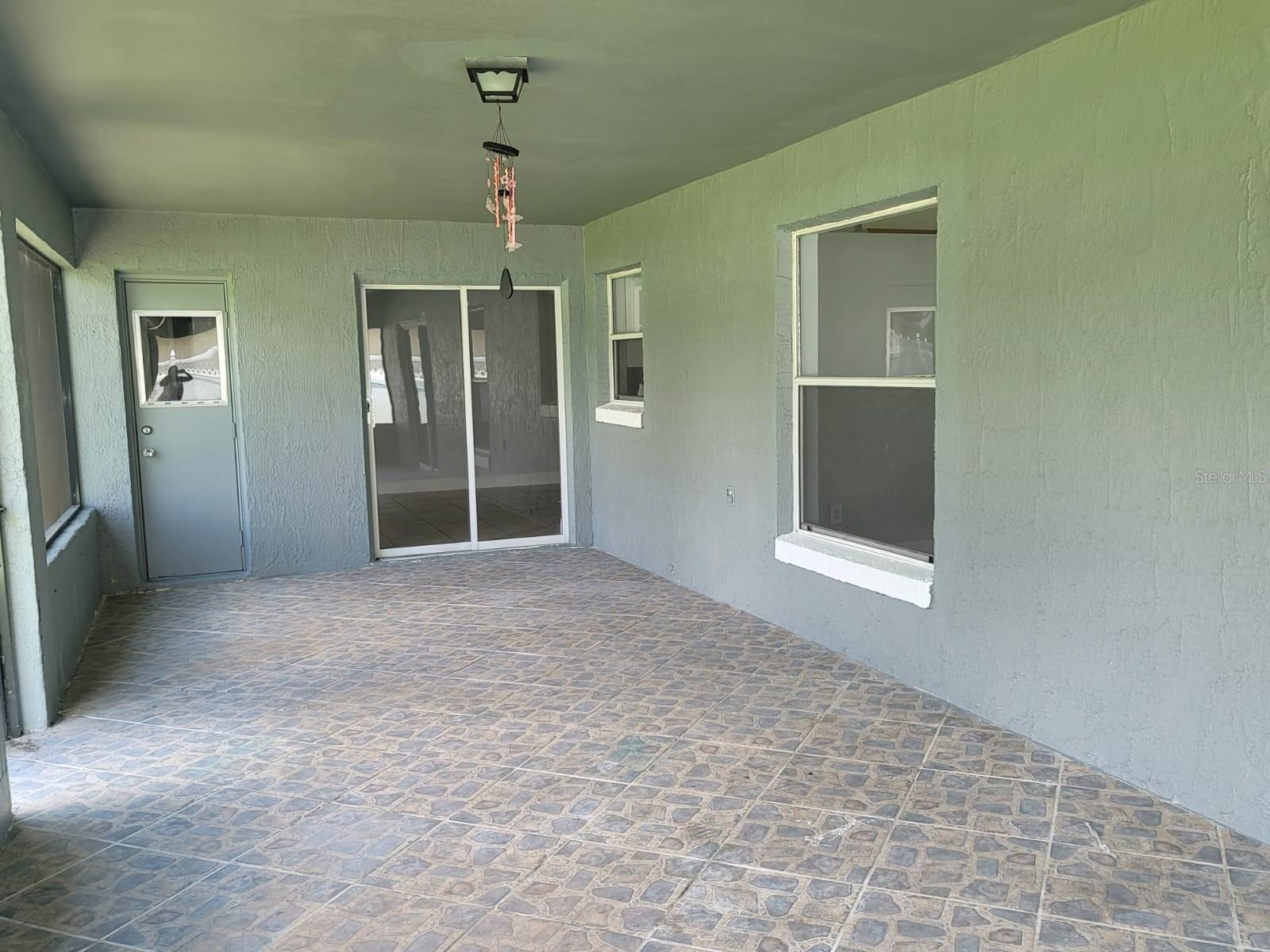 OAKS AT CYPRESS WOODS THE - Residential Lease