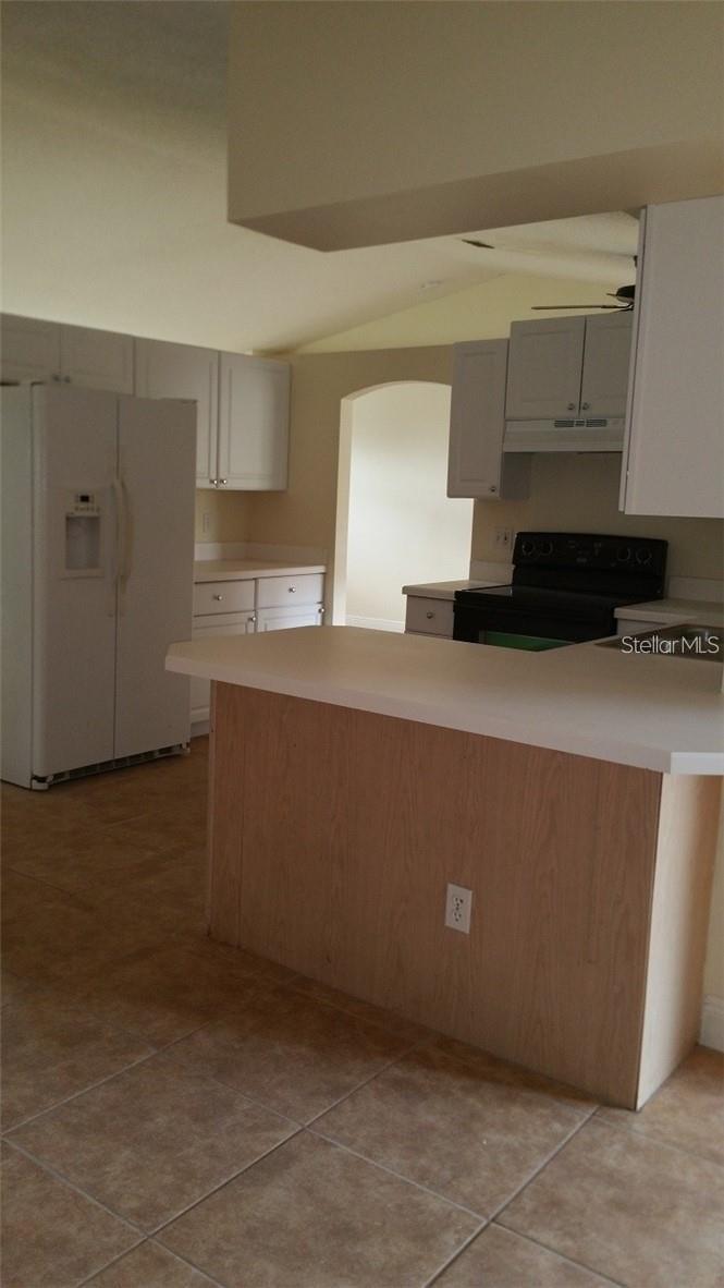 OAKS AT CYPRESS WOODS THE - Residential Lease