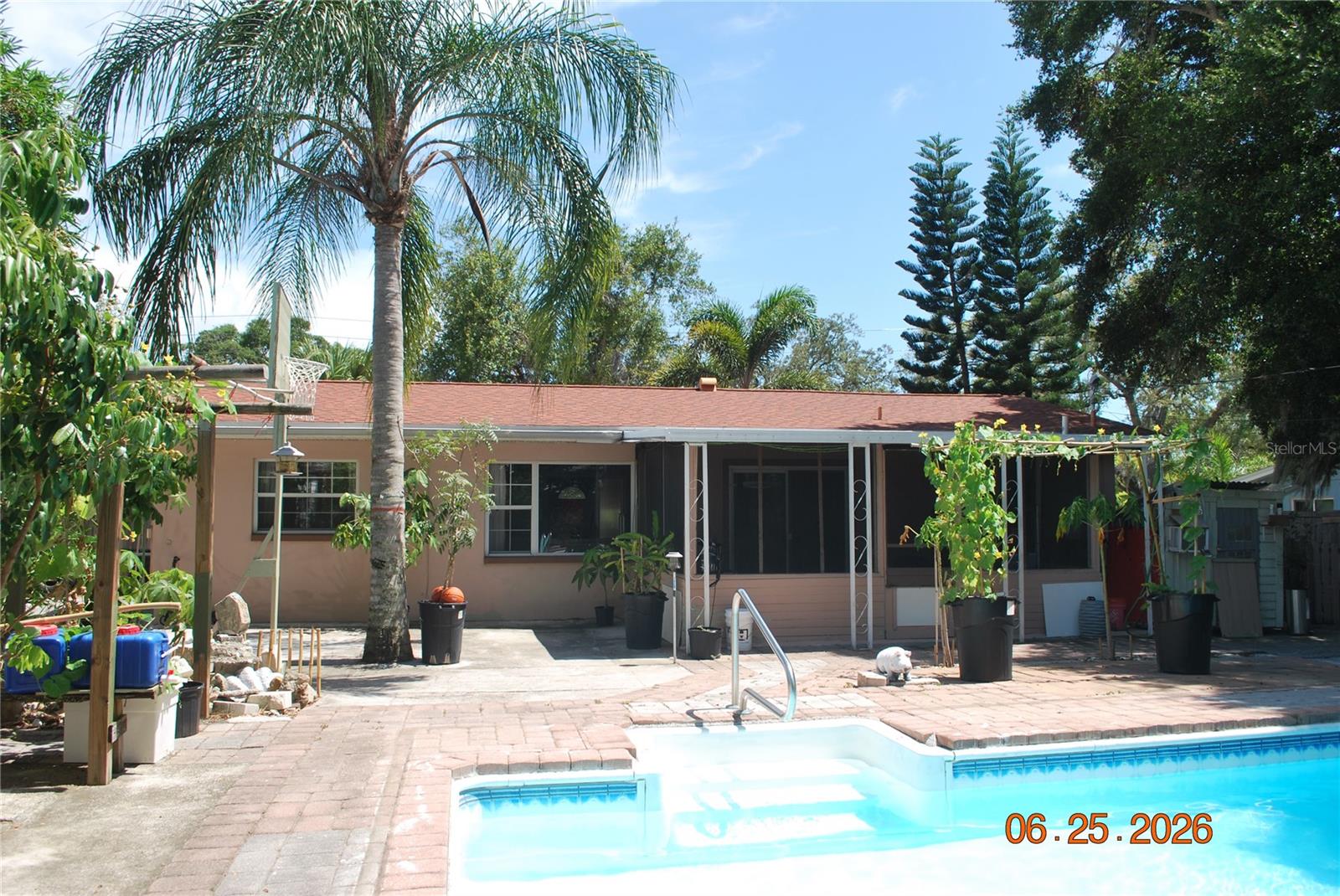 SUTHERLAND TOWN OF - Residential