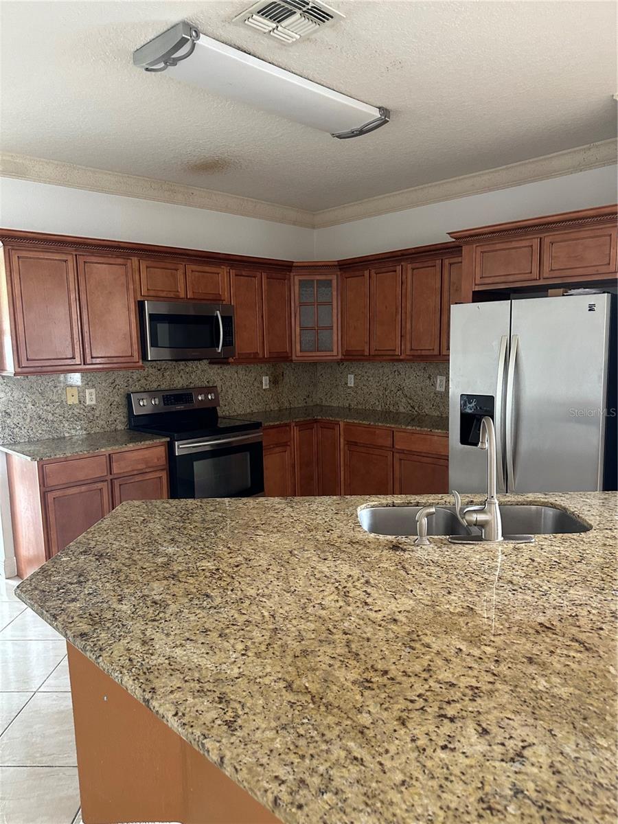 BELLA VISTA/TIVOLI WOODS - Residential Lease
