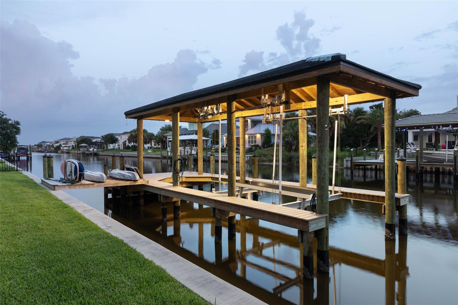 SEASIDE LANDINGS - Residential