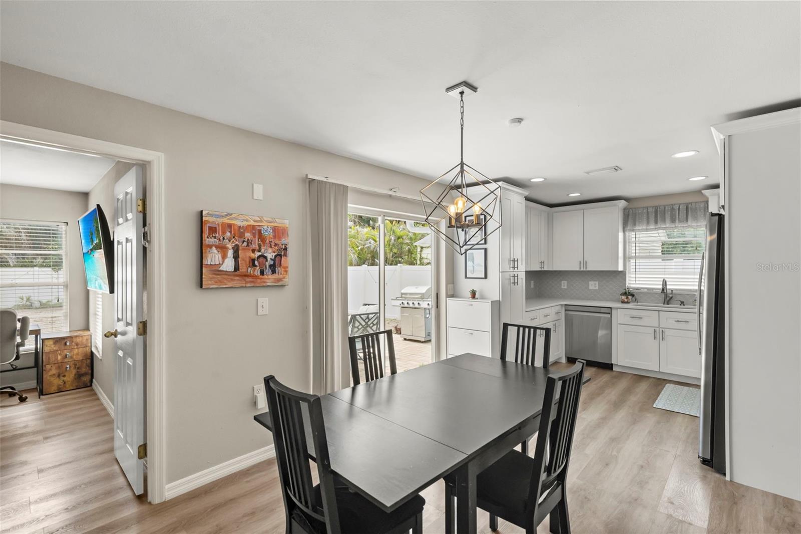 GRAY GABLES - Residential