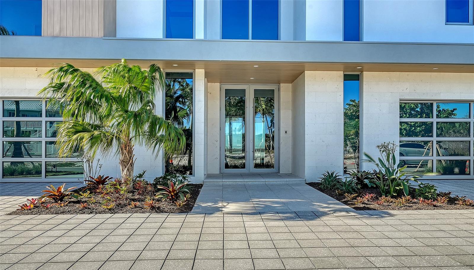 SLEEPY LAGOON - Residential