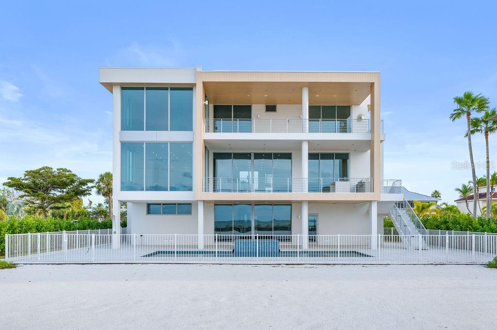 SLEEPY LAGOON - Residential