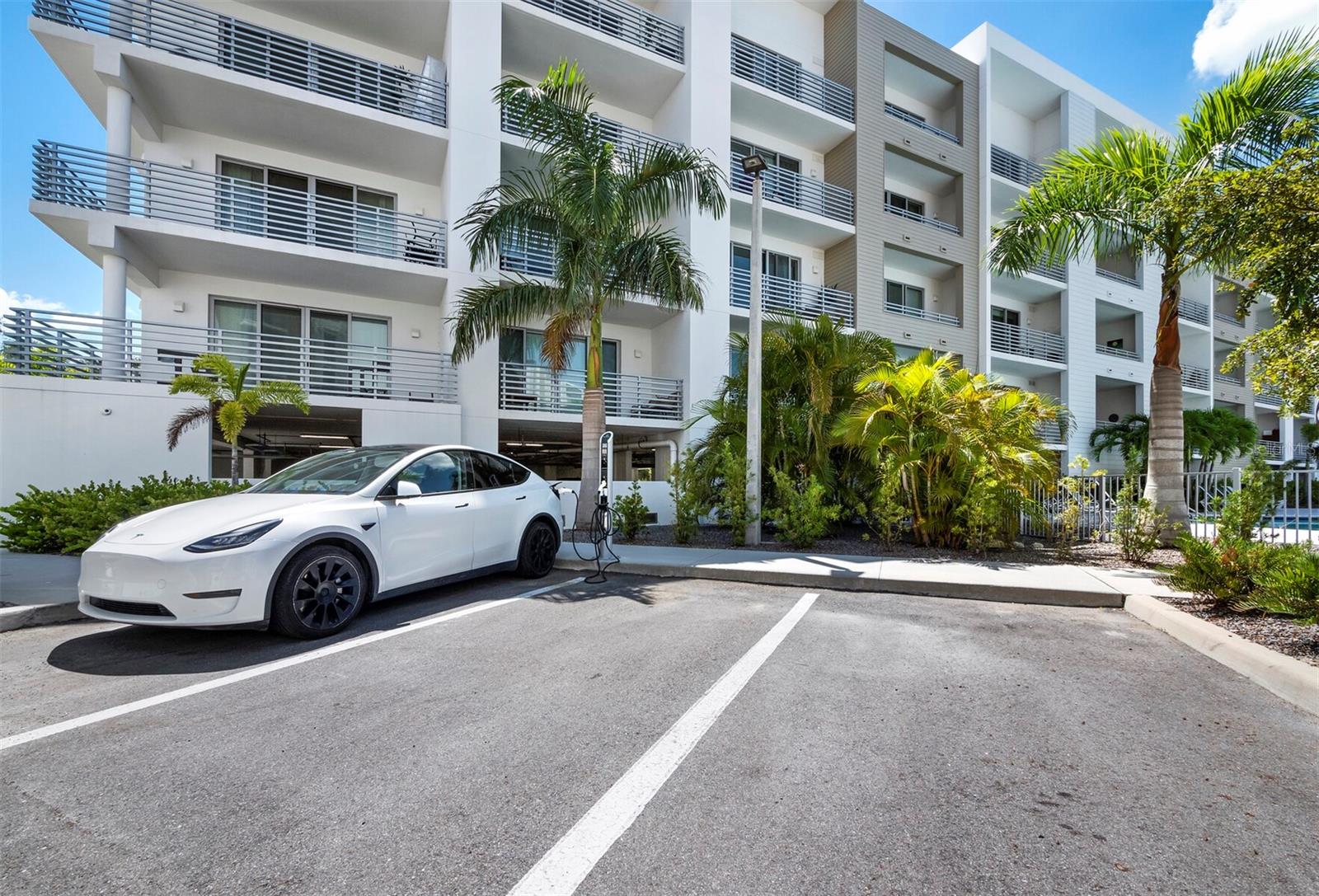 THE STRAND OF SARASOTA - Residential