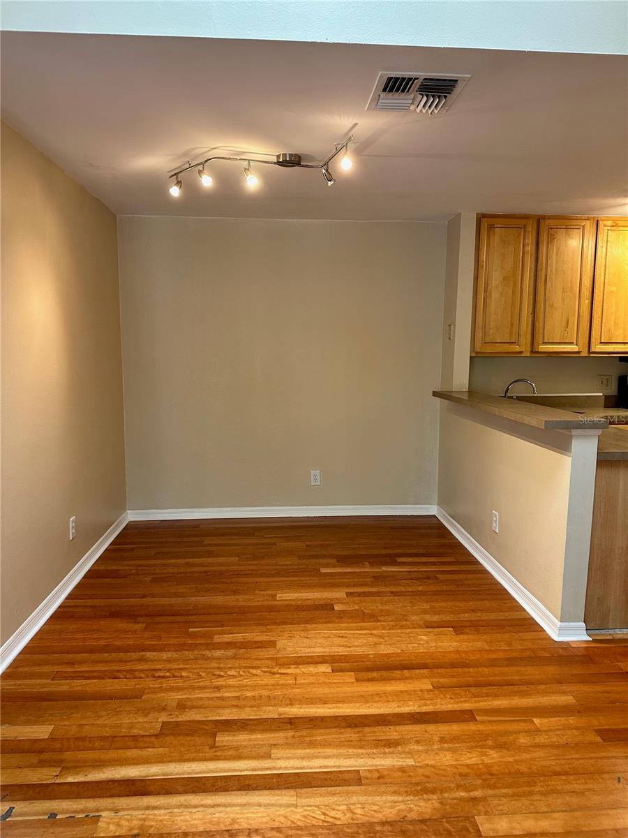 CENTRAL PARK METROWEST CONDO - Residential Lease