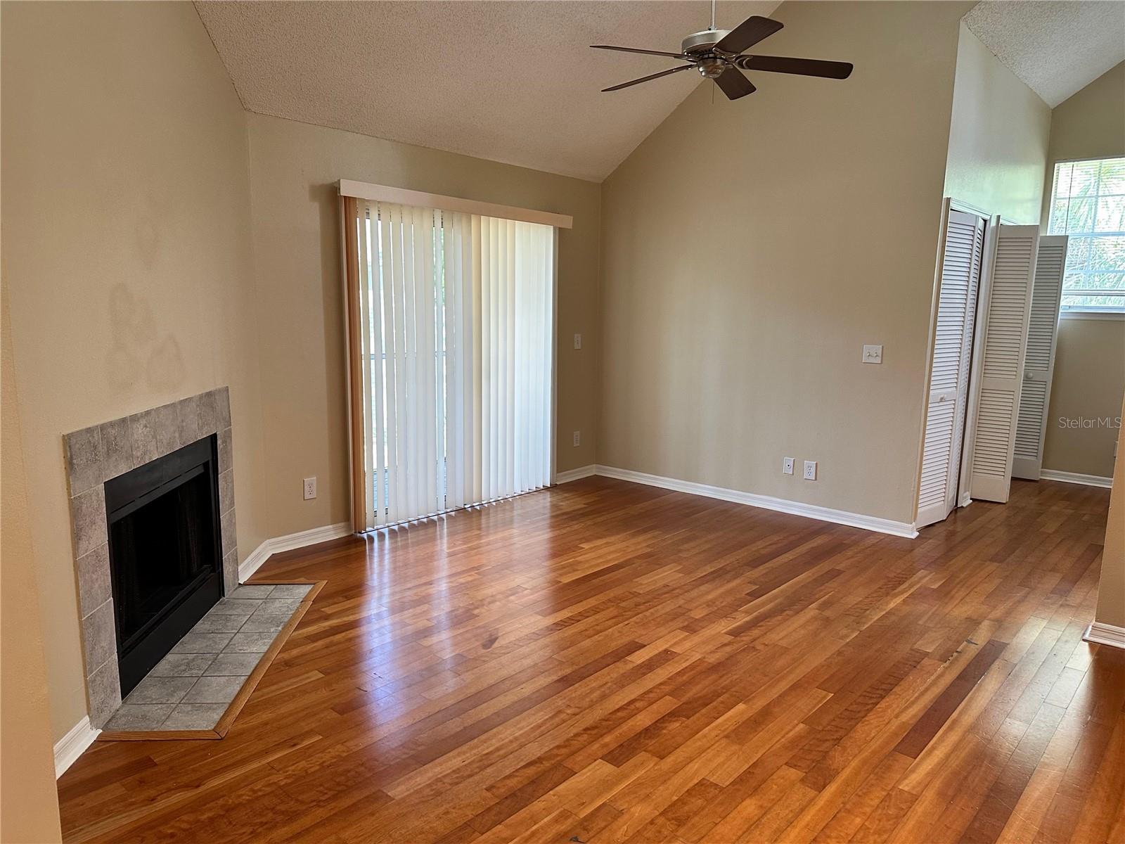 CENTRAL PARK METROWEST CONDO - Residential Lease