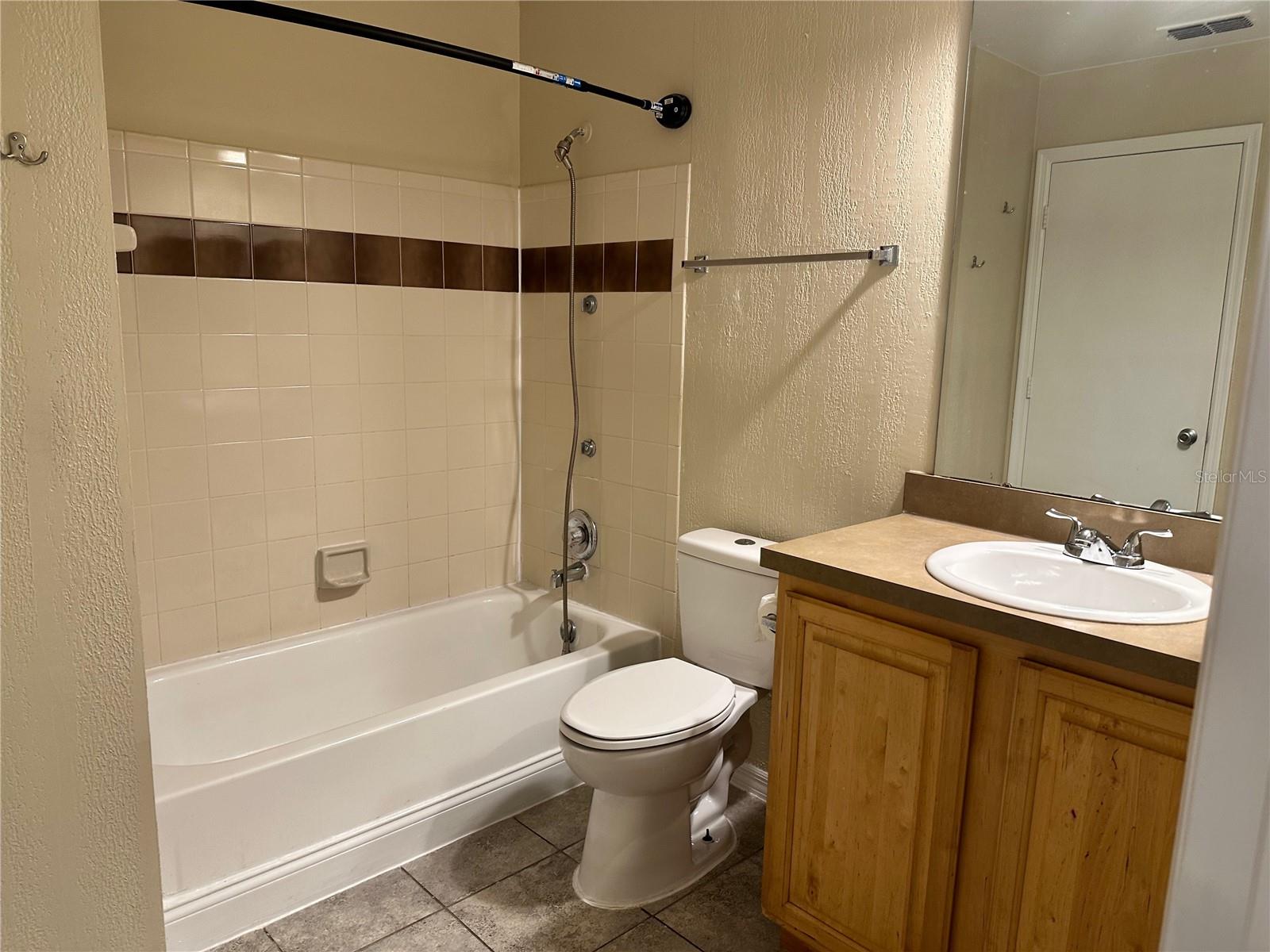 CENTRAL PARK METROWEST CONDO - Residential Lease