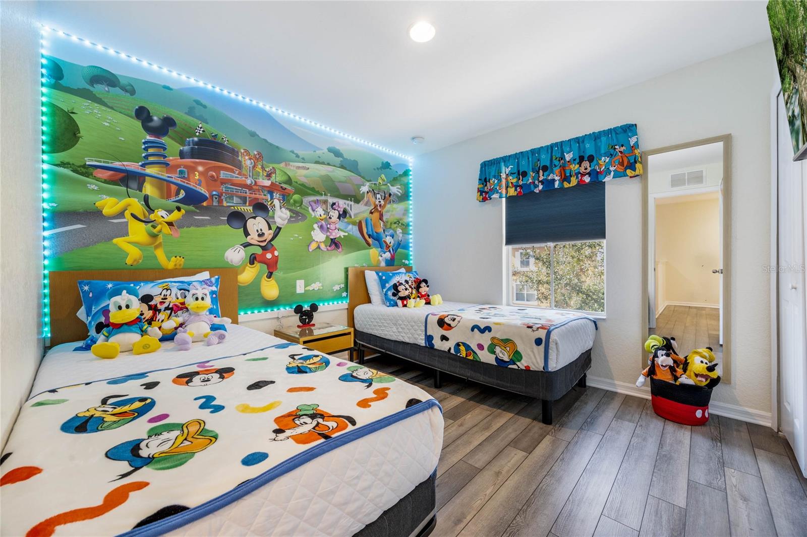 REGAL OAKS AT OLD TOWN - Residential