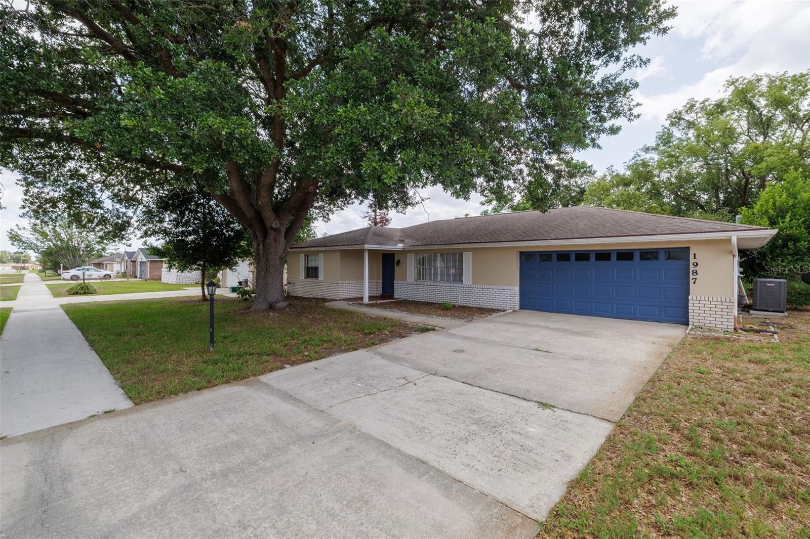 DELTONA LAKES UNIT 09 - Residential