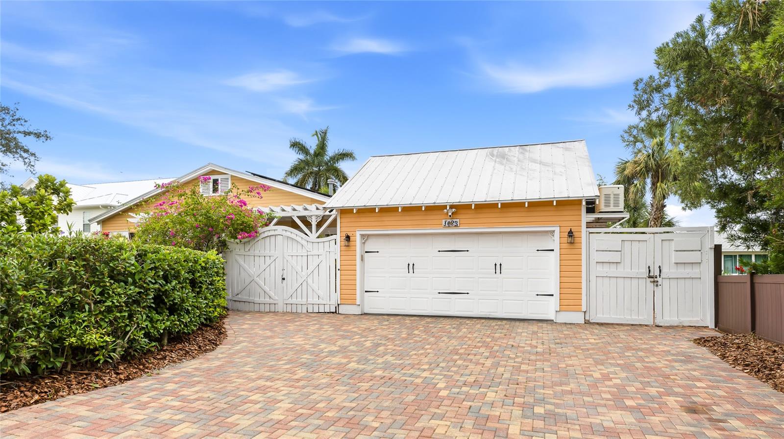 DAVIS RESUB OF RIVER FRONT PROP - Residential