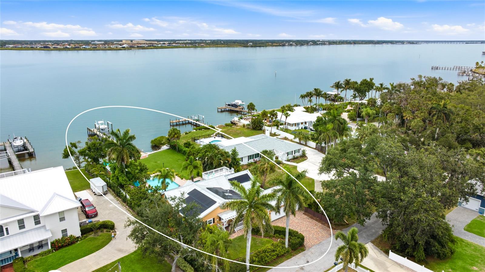 DAVIS RESUB OF RIVER FRONT PROP - Residential