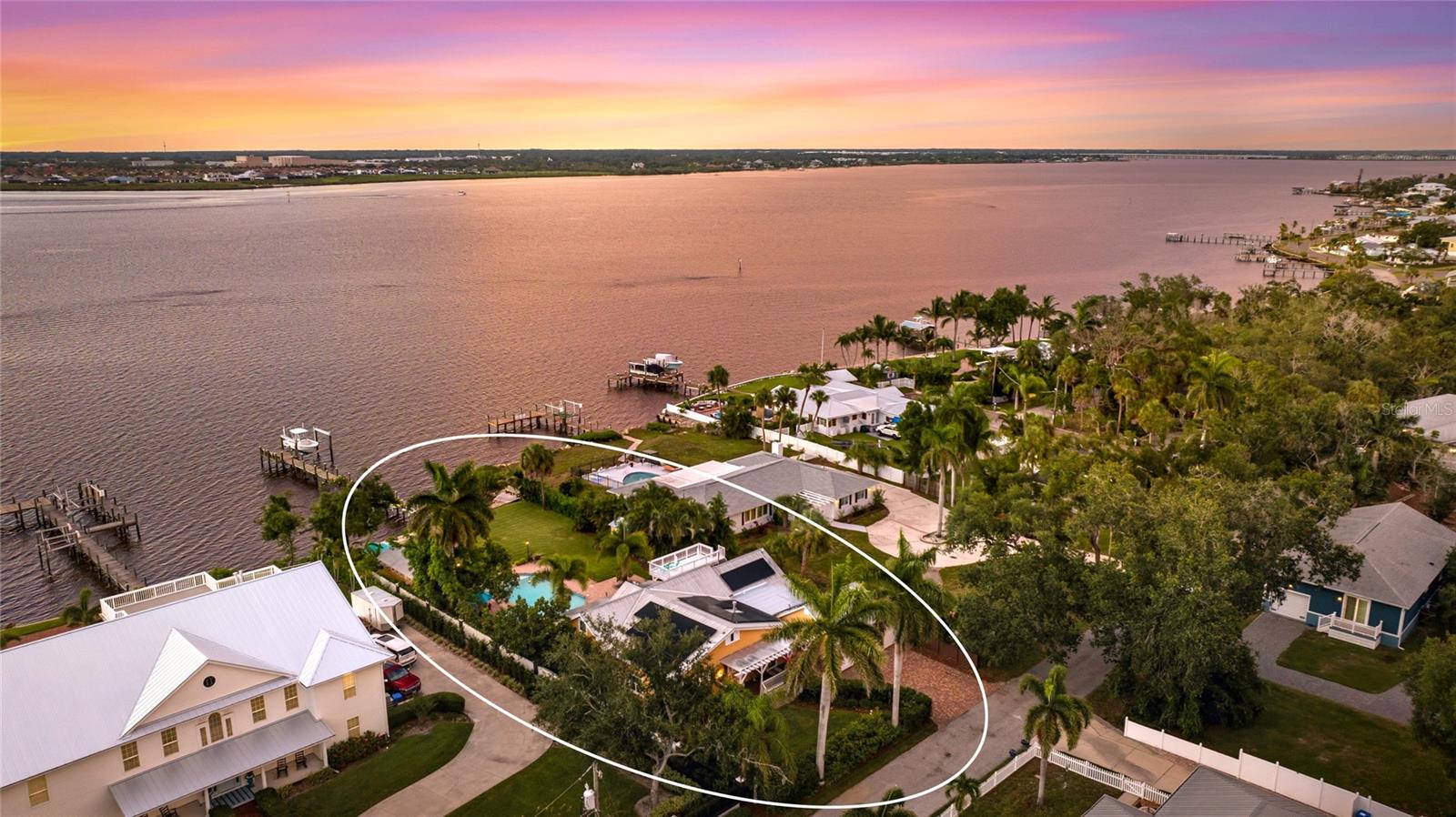 DAVIS RESUB OF RIVER FRONT PROP - Residential