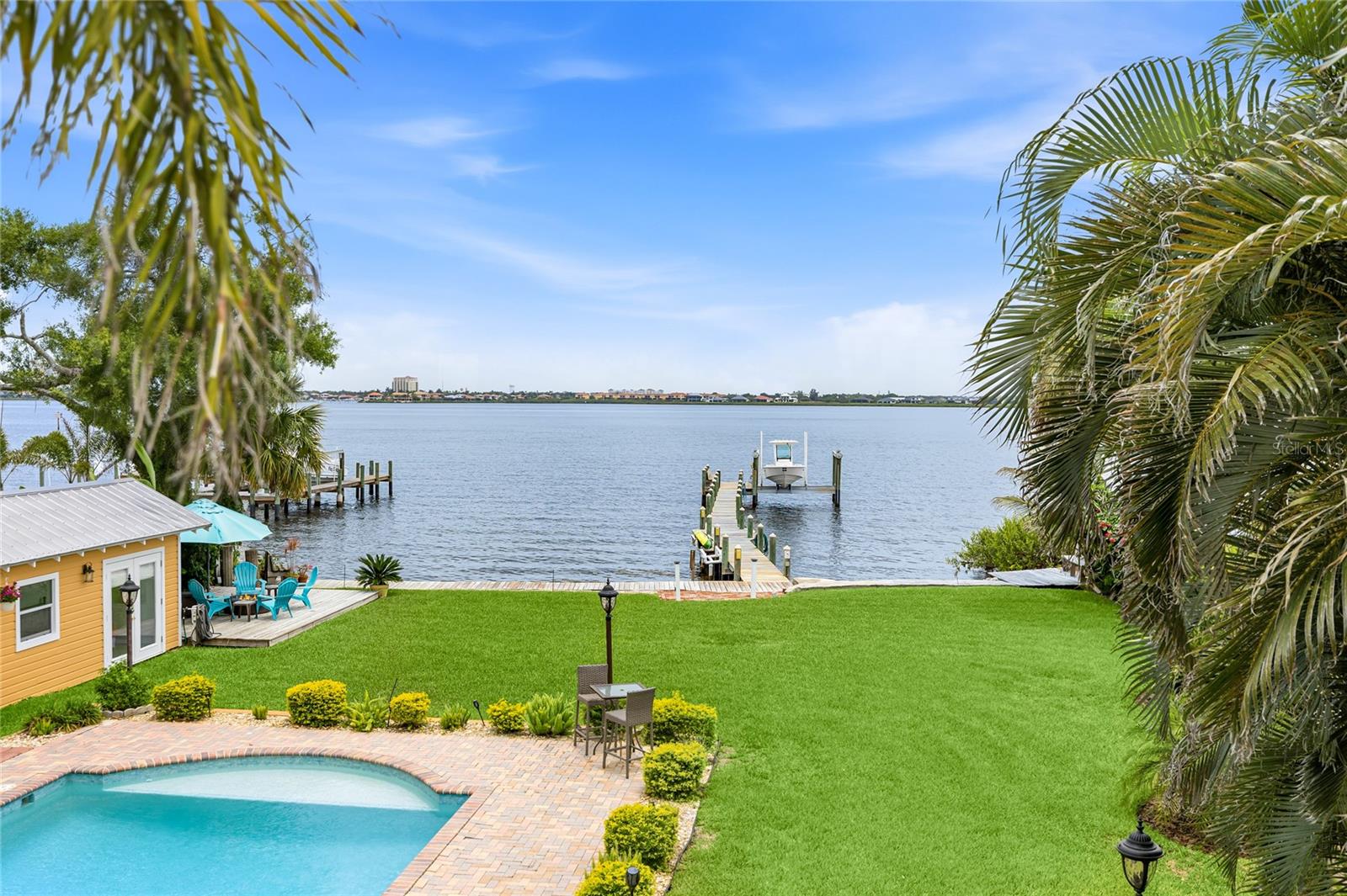 DAVIS RESUB OF RIVER FRONT PROP - Residential