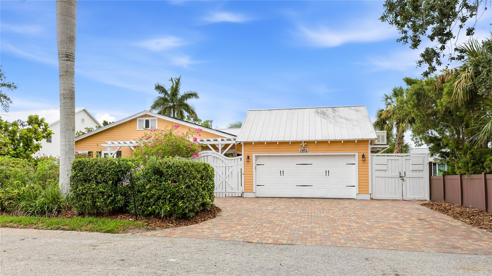 DAVIS RESUB OF RIVER FRONT PROP - Residential