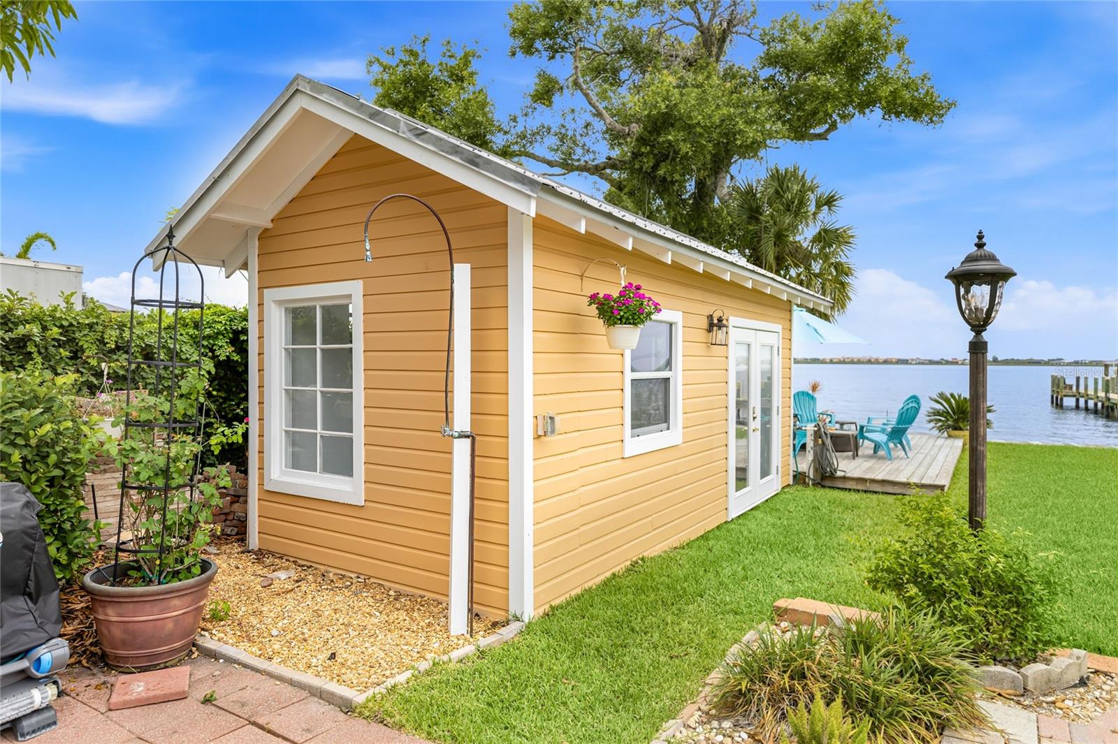 DAVIS RESUB OF RIVER FRONT PROP - Residential