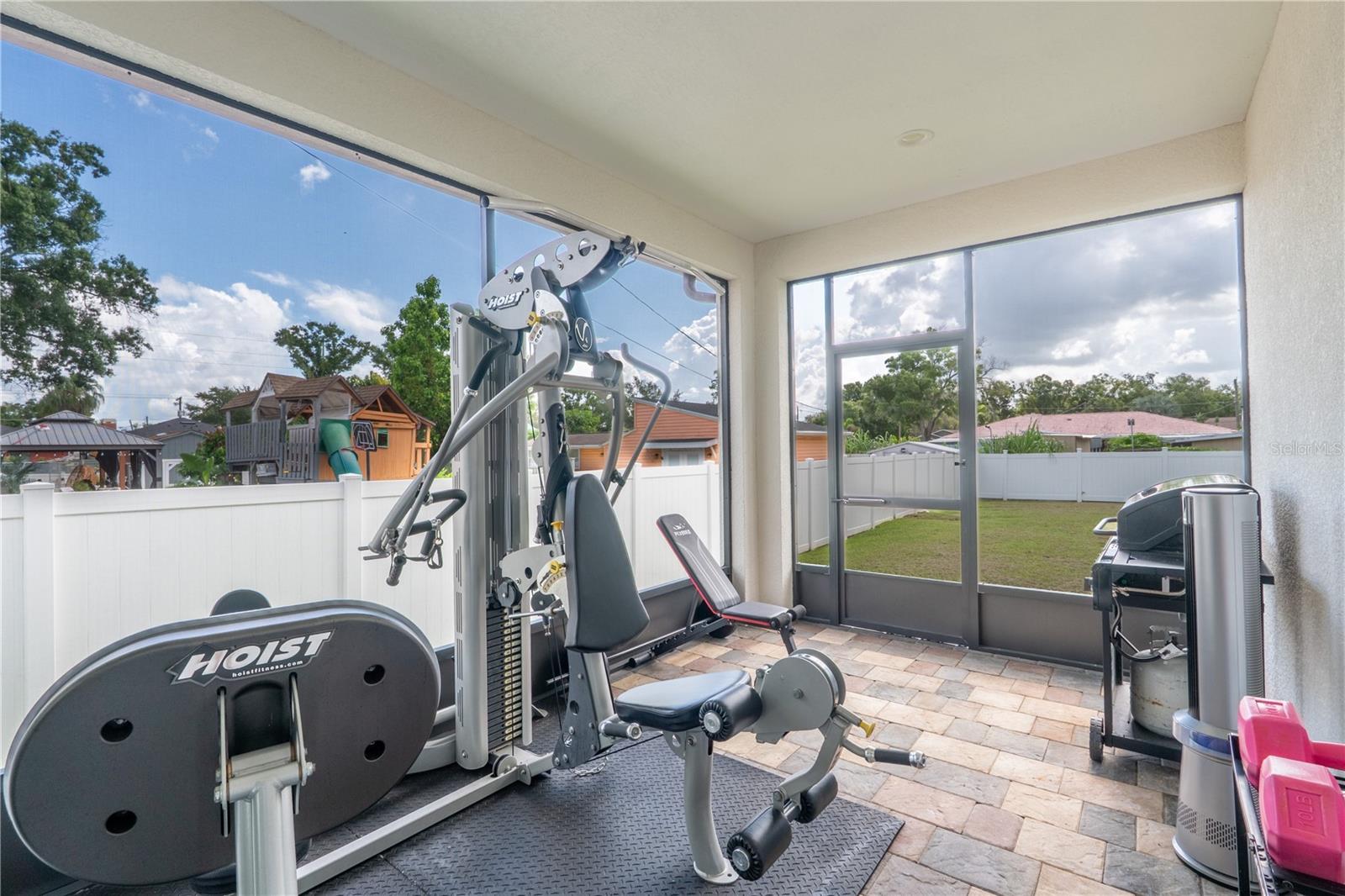 SILVER LAKE ESTATES - Residential
