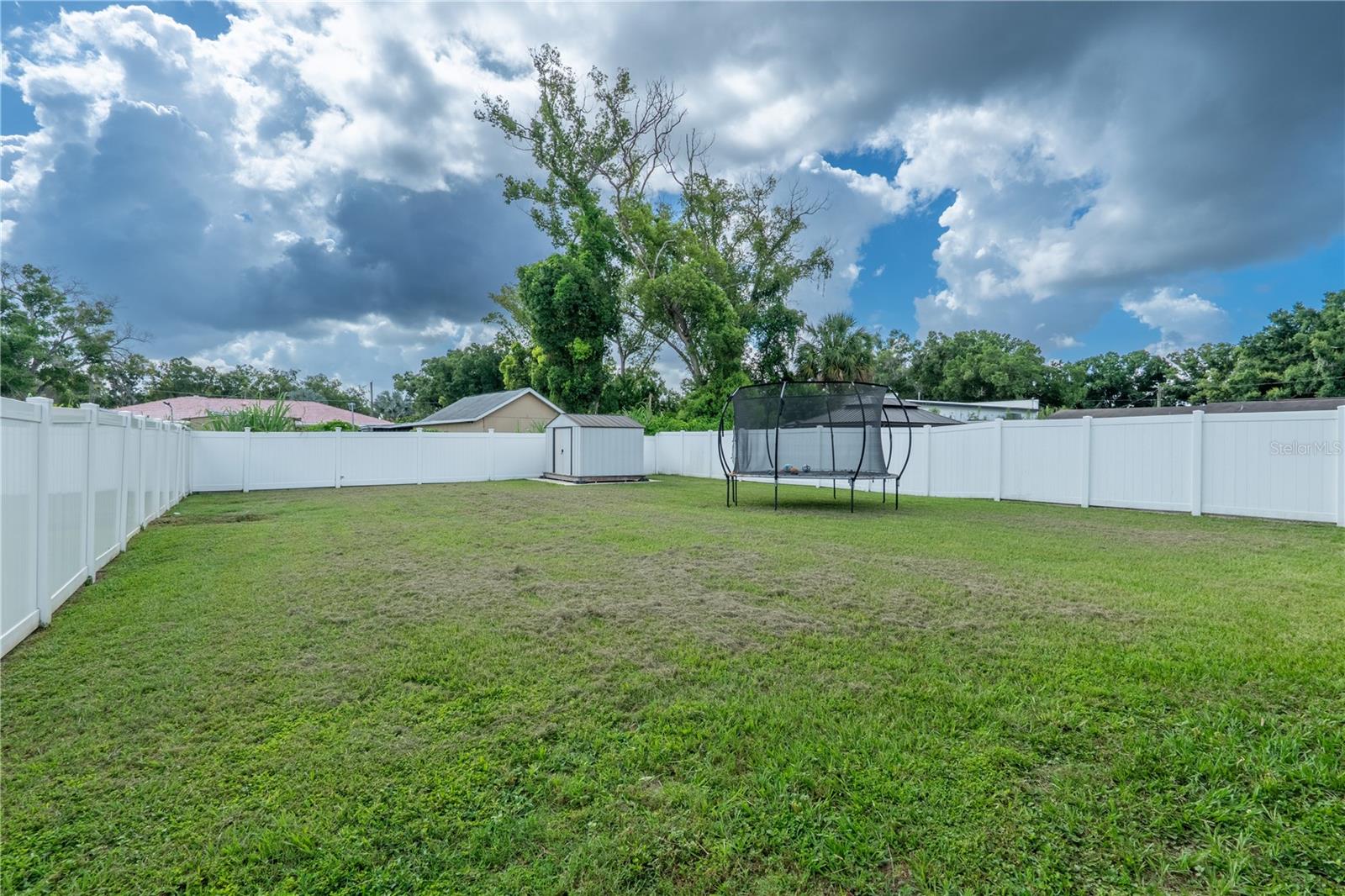 SILVER LAKE ESTATES - Residential