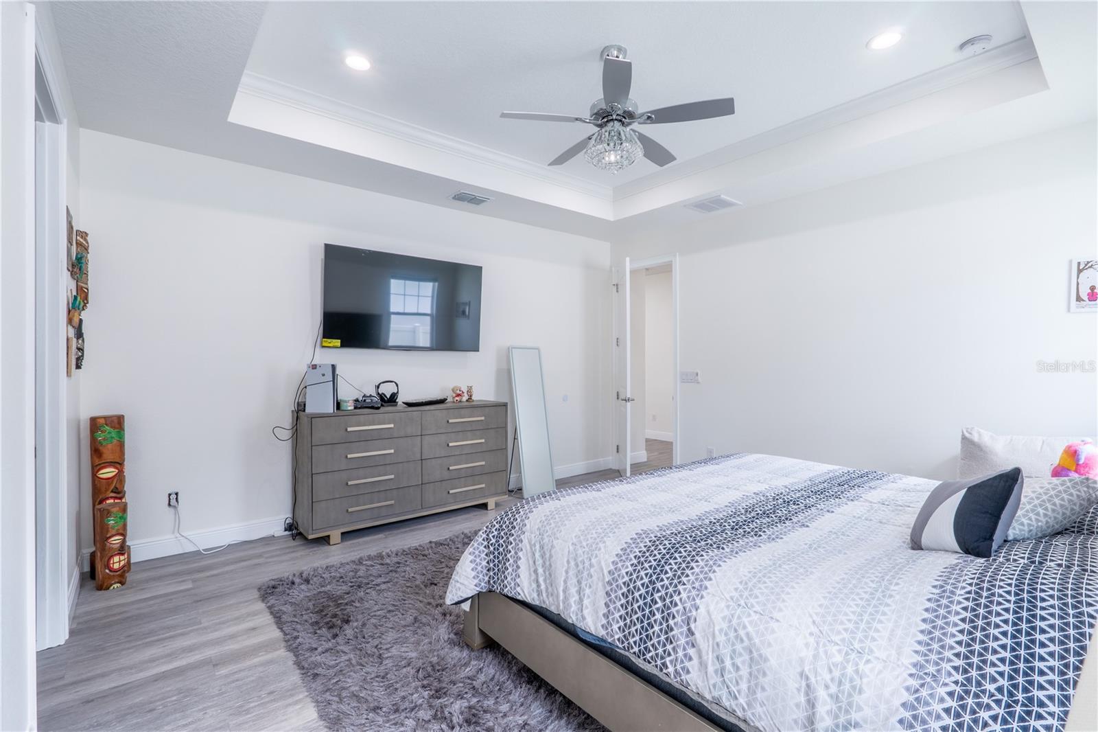 SILVER LAKE ESTATES - Residential