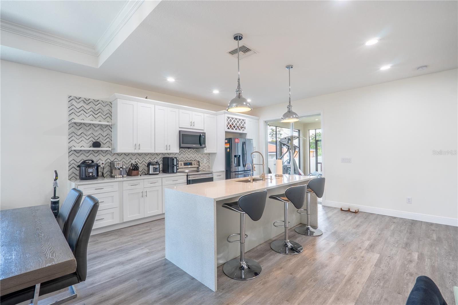 SILVER LAKE ESTATES - Residential