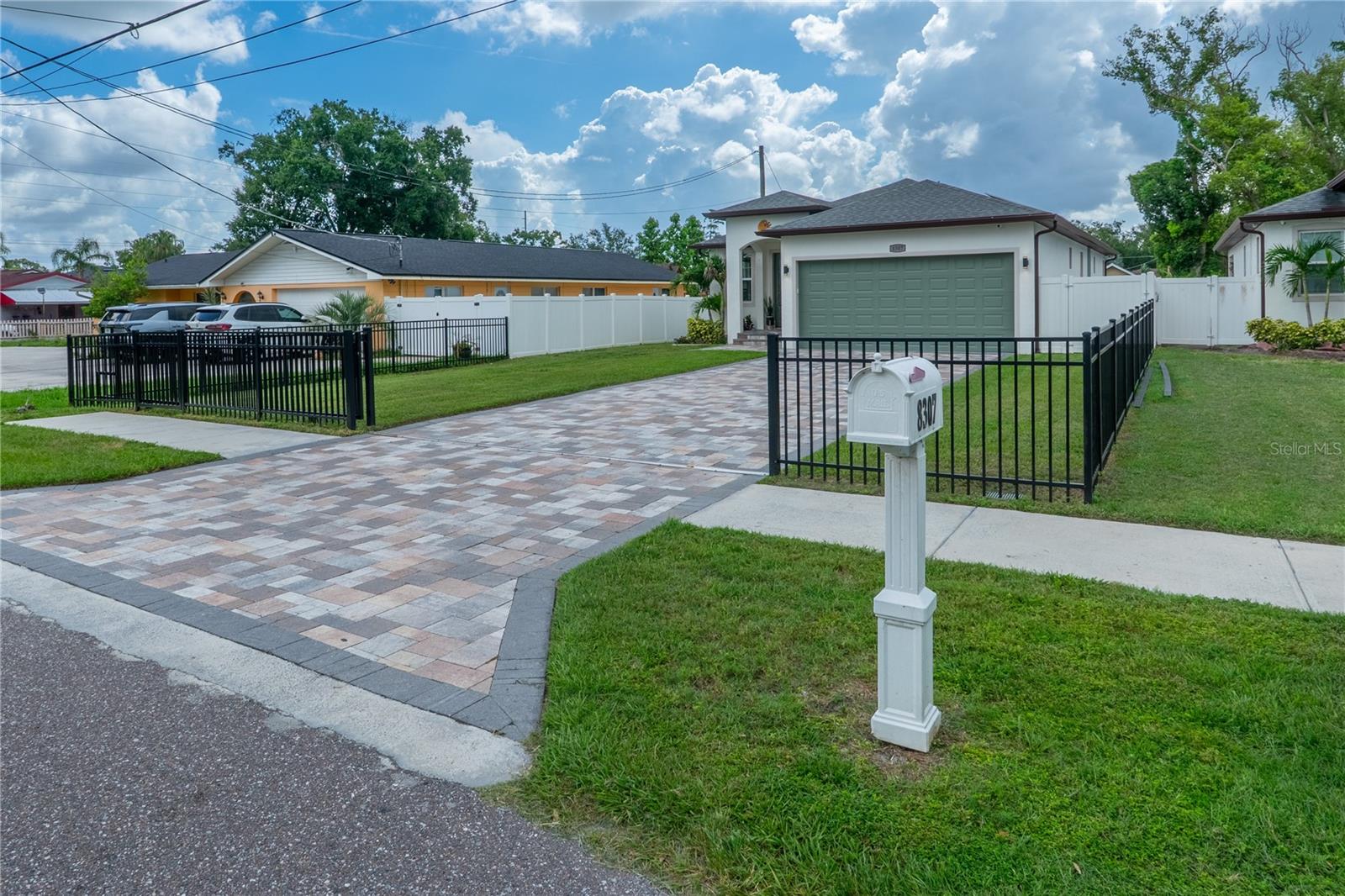 SILVER LAKE ESTATES - Residential