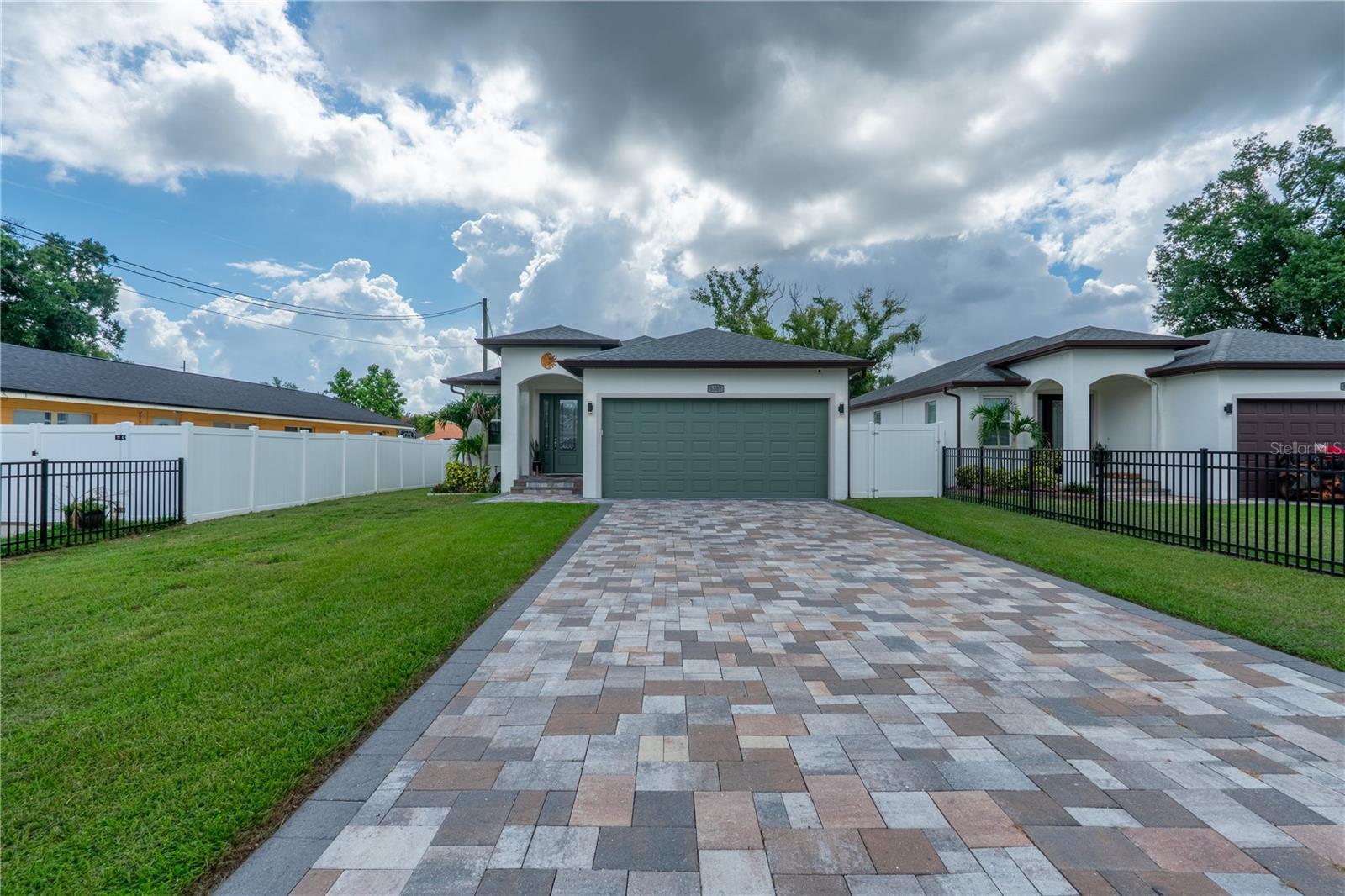 SILVER LAKE ESTATES - Residential