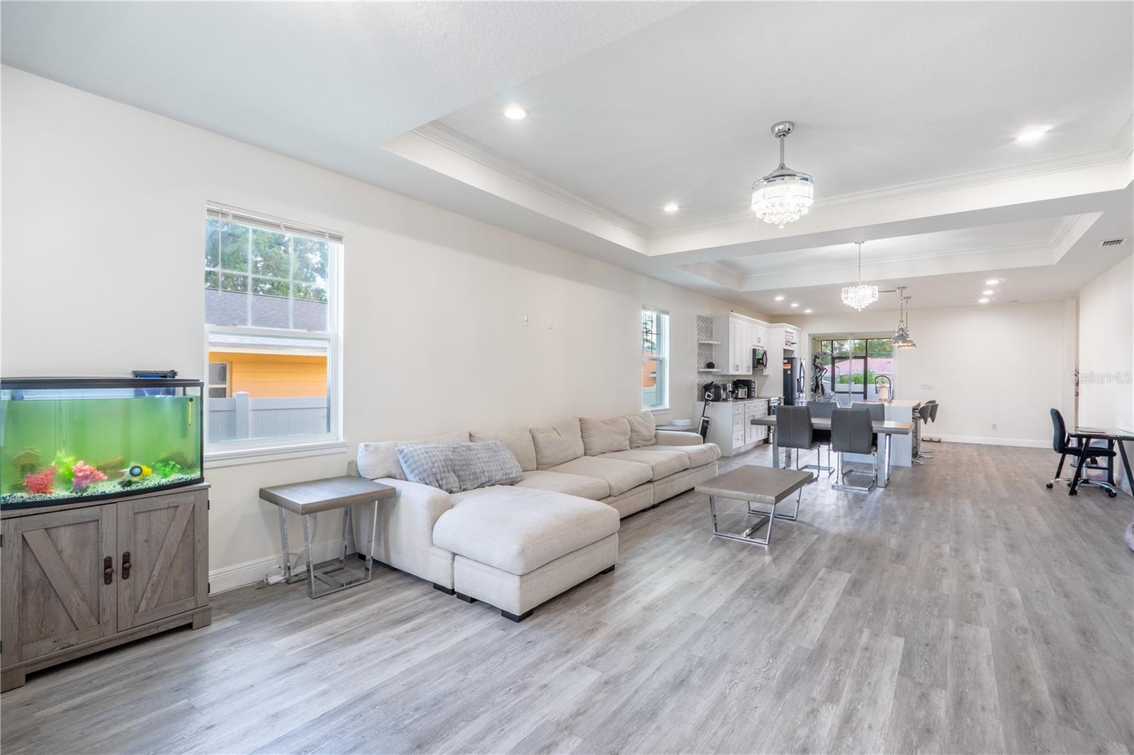 SILVER LAKE ESTATES - Residential