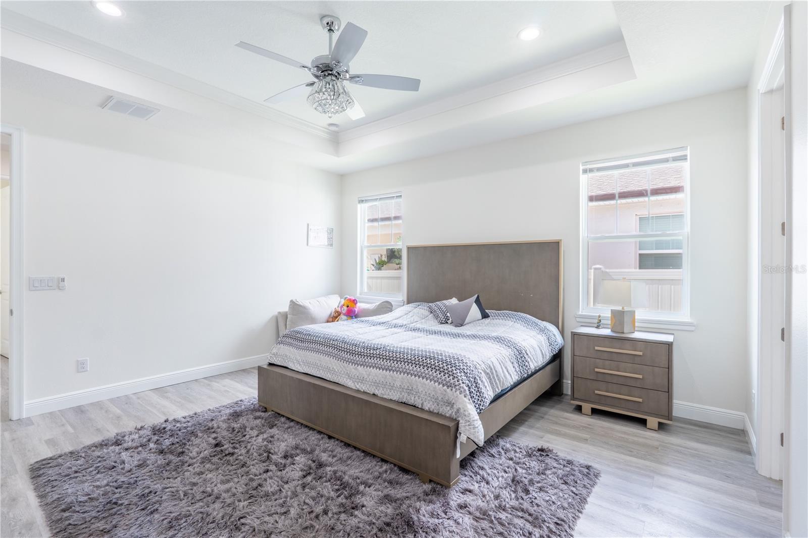 SILVER LAKE ESTATES - Residential