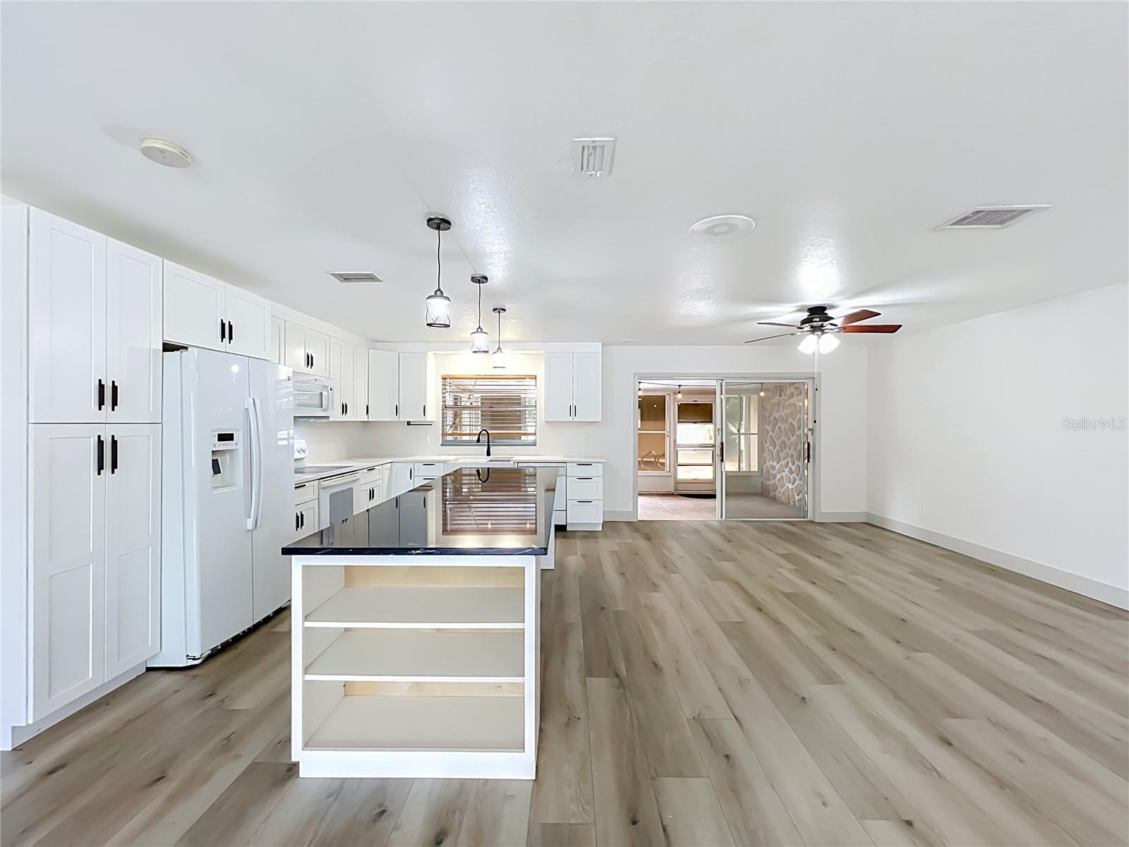 GRANADA WOODS - Residential