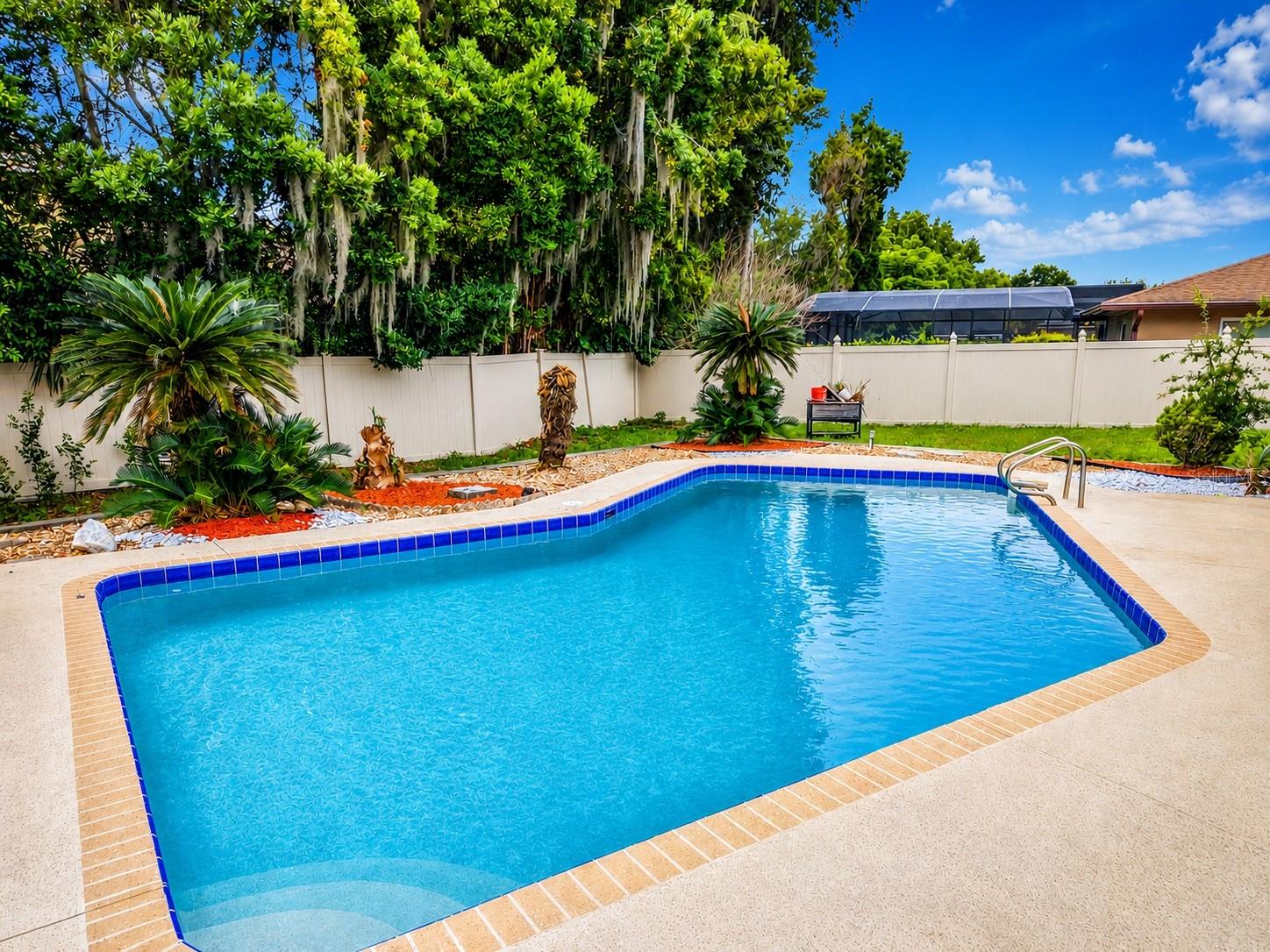 GRANADA WOODS - Residential