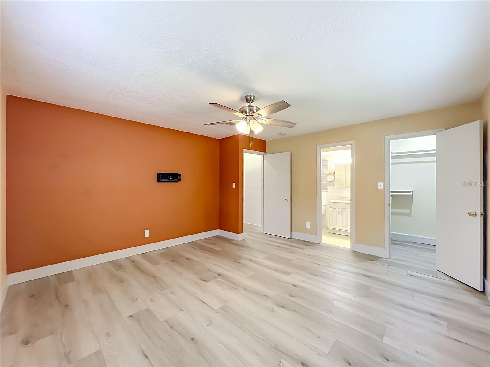 GRANADA WOODS - Residential