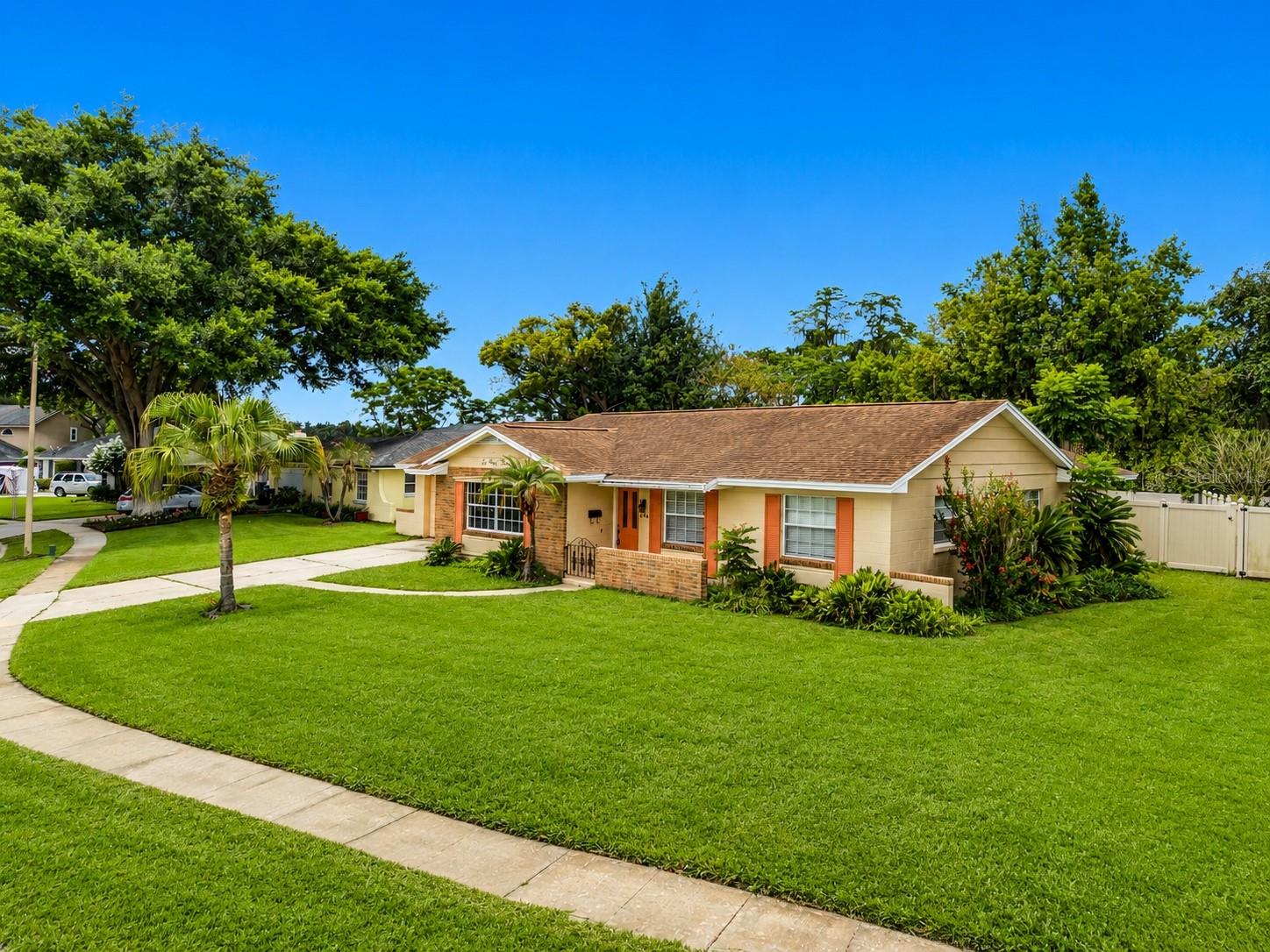 GRANADA WOODS - Residential