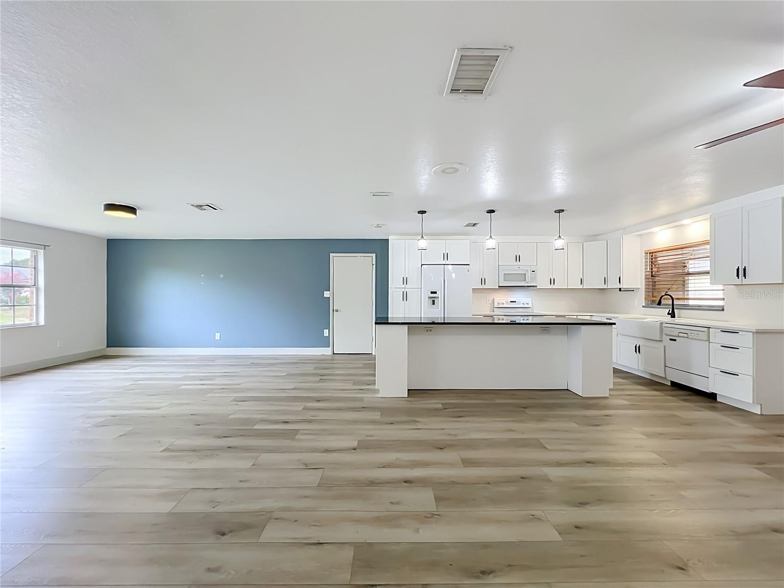 GRANADA WOODS - Residential