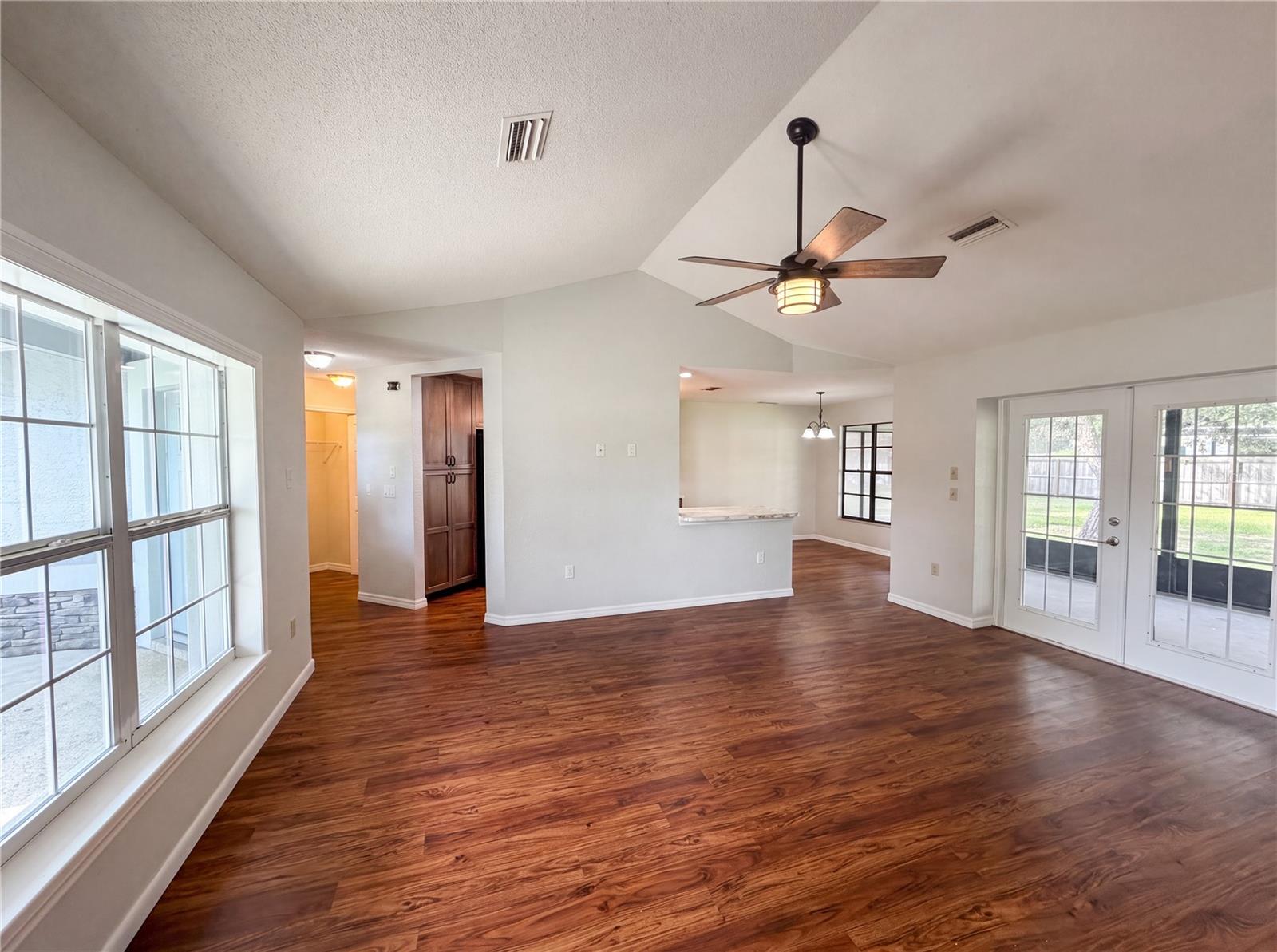 SPRING HILL - Residential