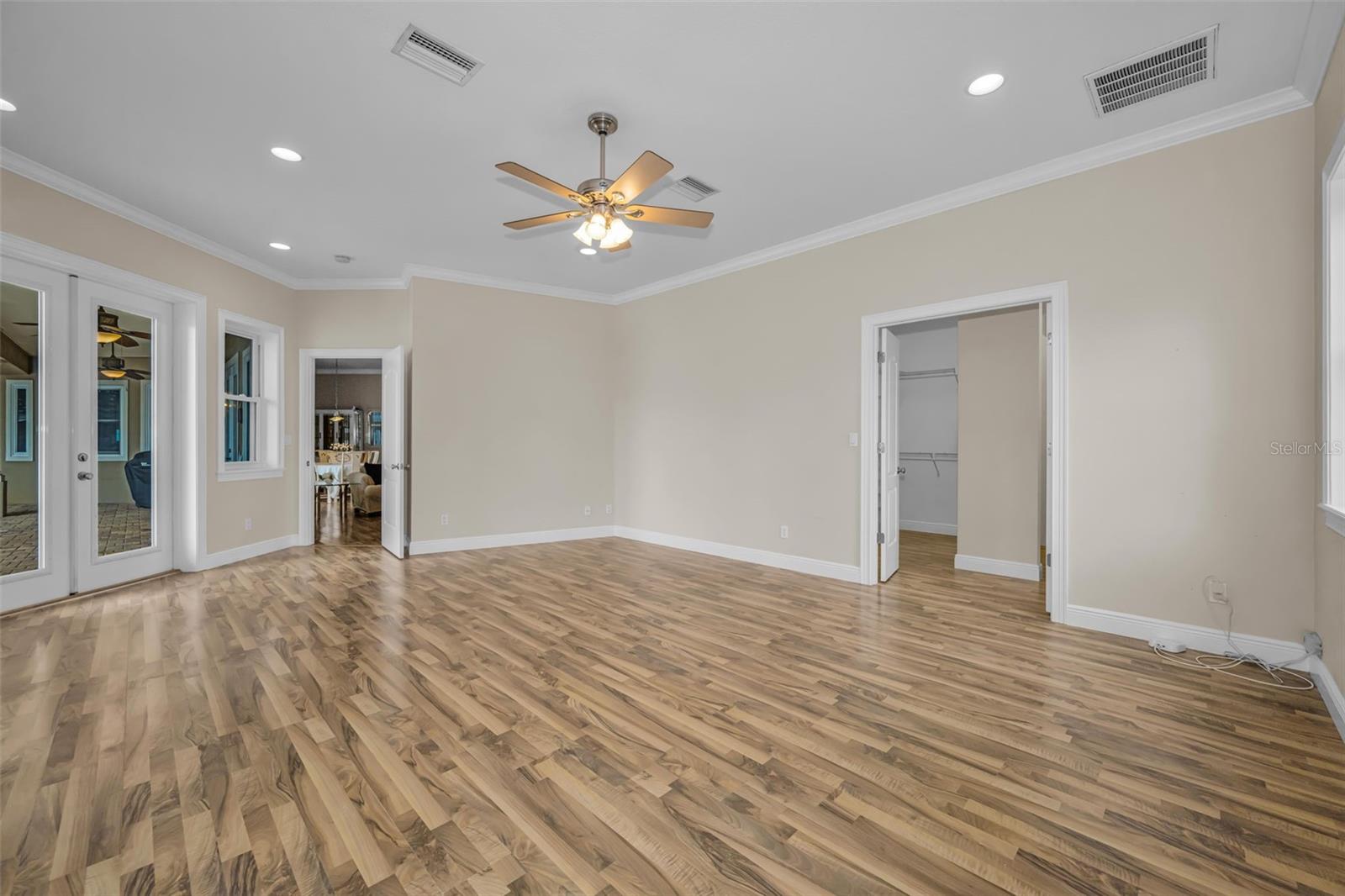 DOUGLAS MANOR ESTATES - Residential