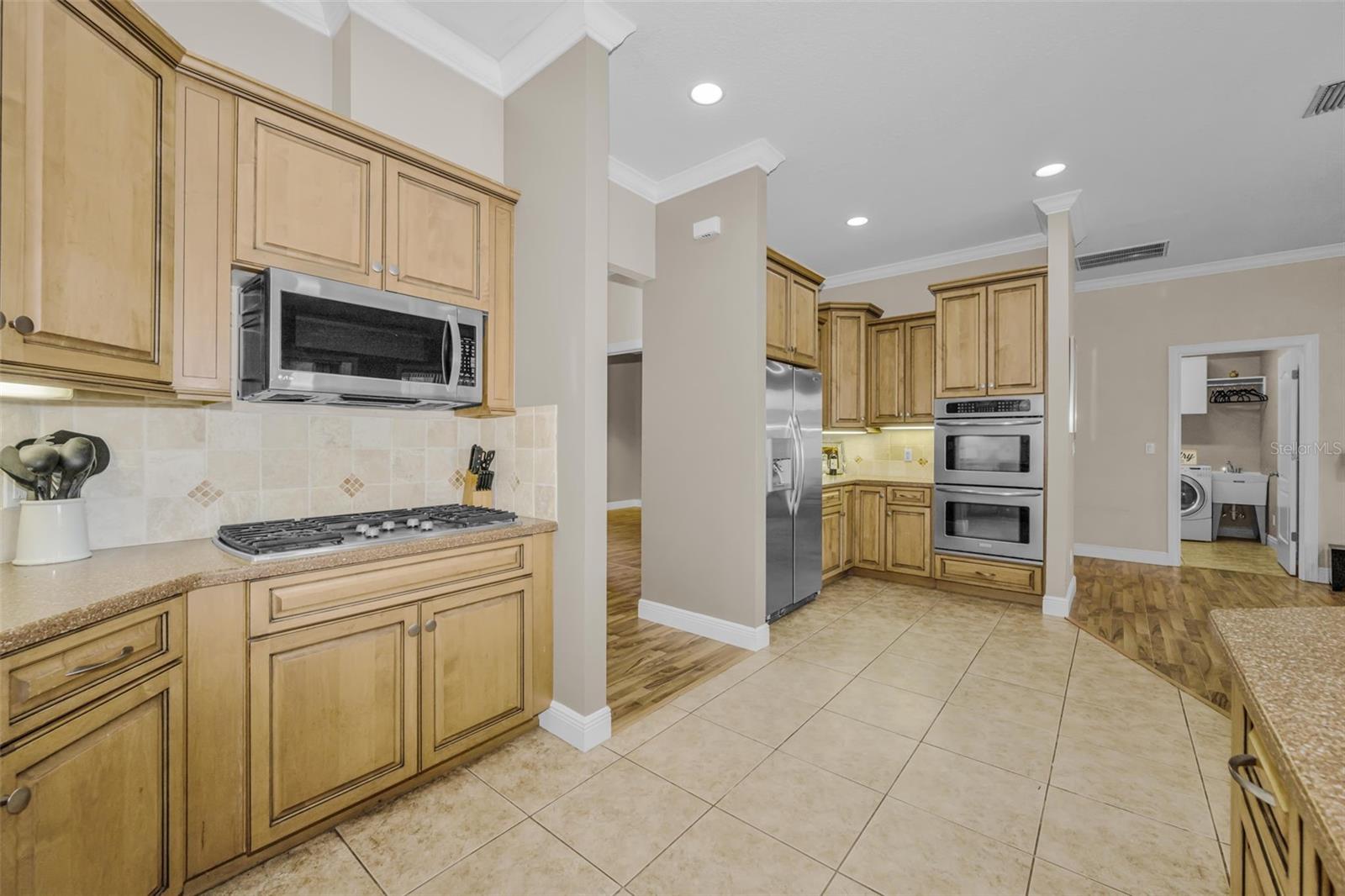DOUGLAS MANOR ESTATES - Residential