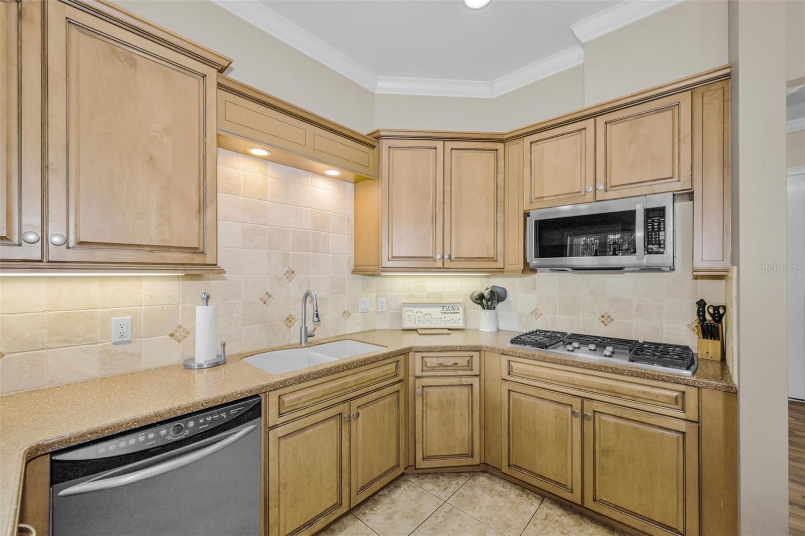 DOUGLAS MANOR ESTATES - Residential