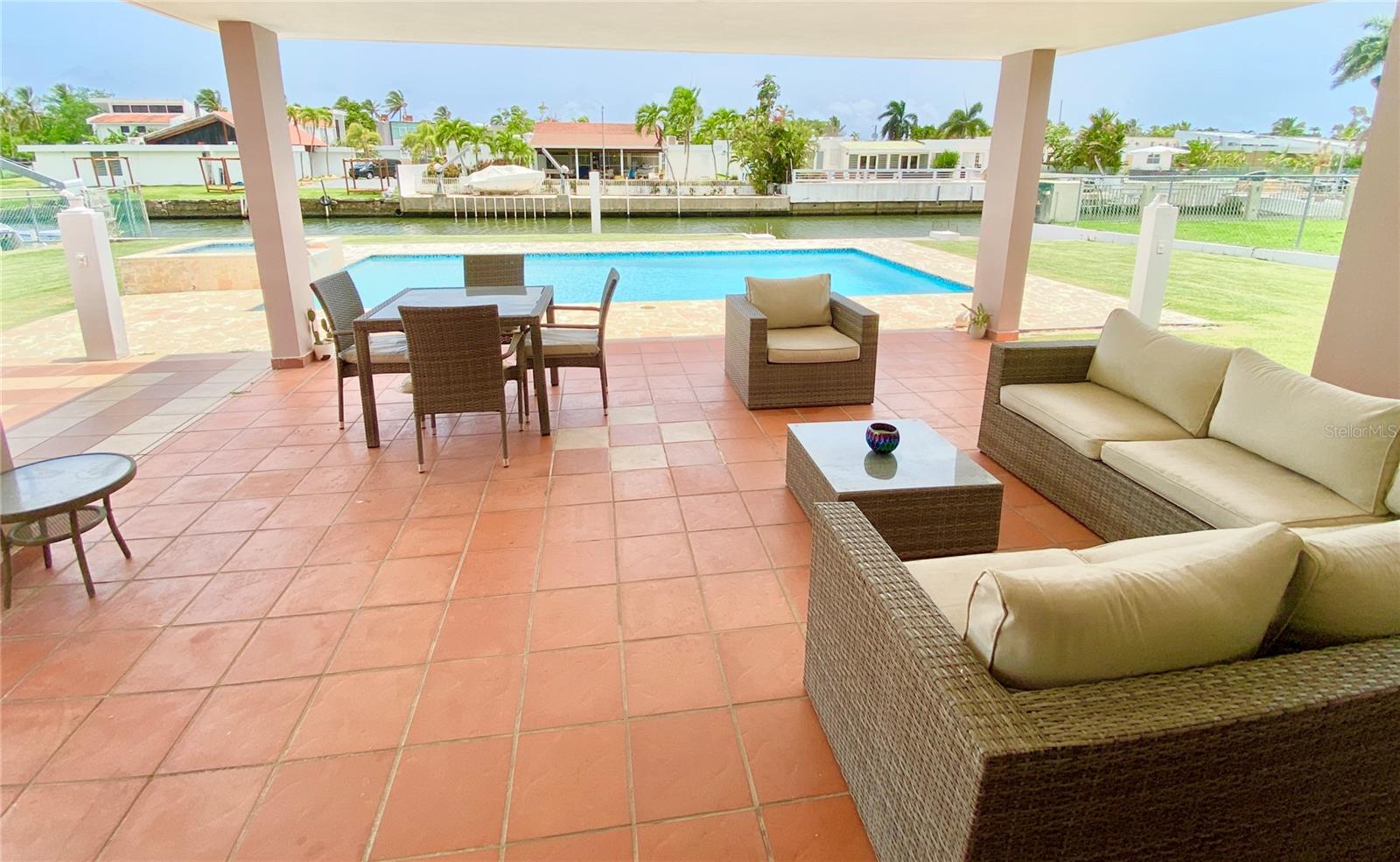 ADMINISTRACION VISTAMAR MARINA ESTE - Residential